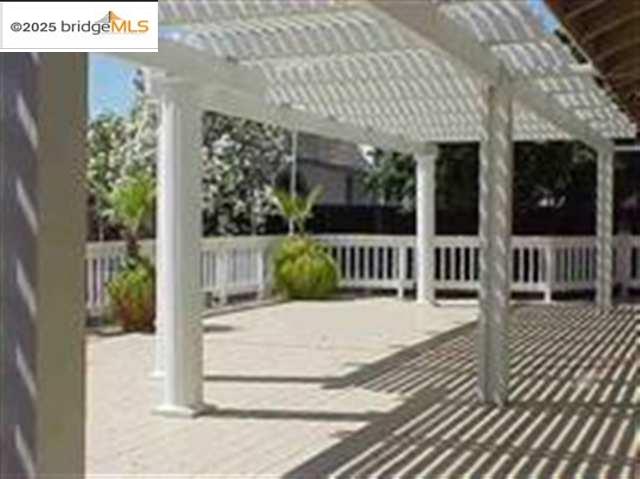 Detail Gallery Image 2 of 3 For 4400 Driftwood Ct, Discovery Bay,  CA 94505-9254 - 3 Beds | 2/1 Baths