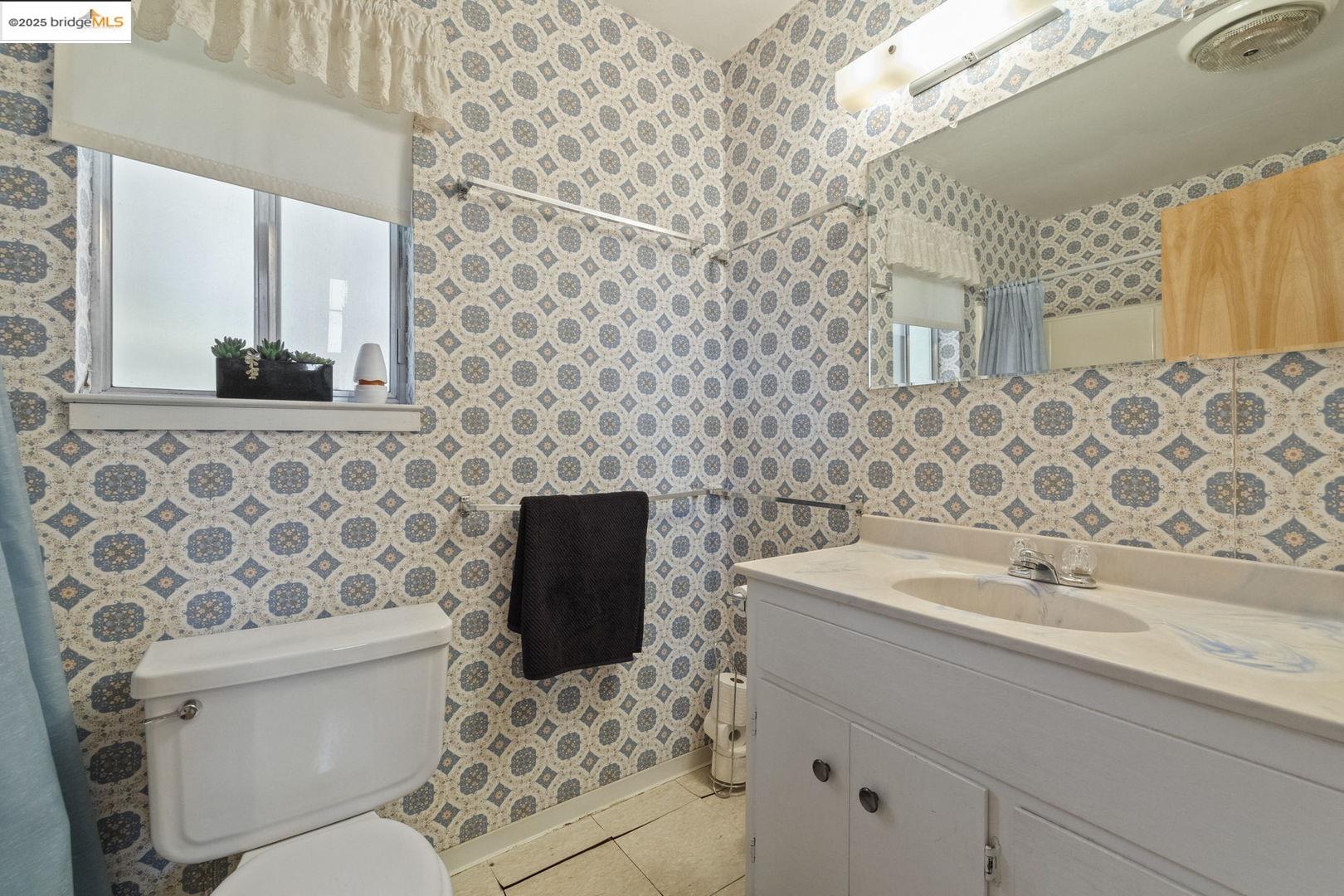 Detail Gallery Image 12 of 29 For 24229 Lama Ct, Mi Wuk Village,  CA 95346 - 3 Beds | 2 Baths