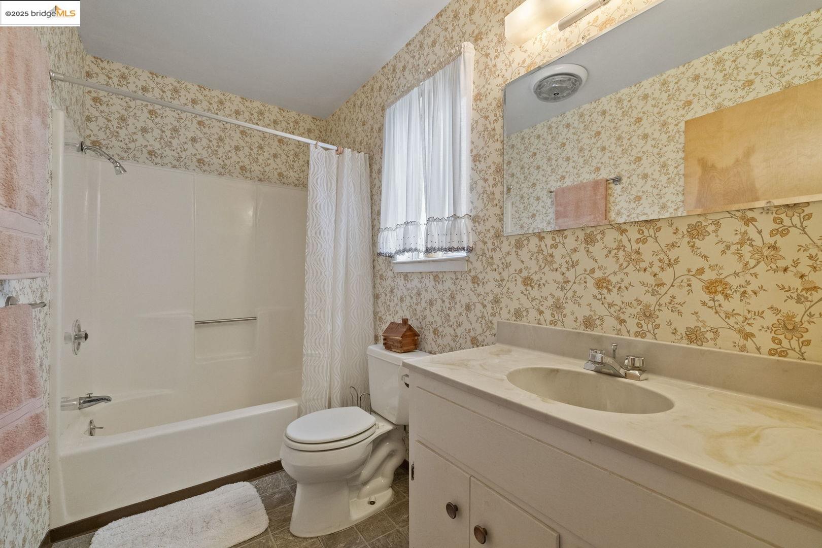 Detail Gallery Image 6 of 29 For 24229 Lama Ct, Mi Wuk Village,  CA 95346 - 3 Beds | 2 Baths