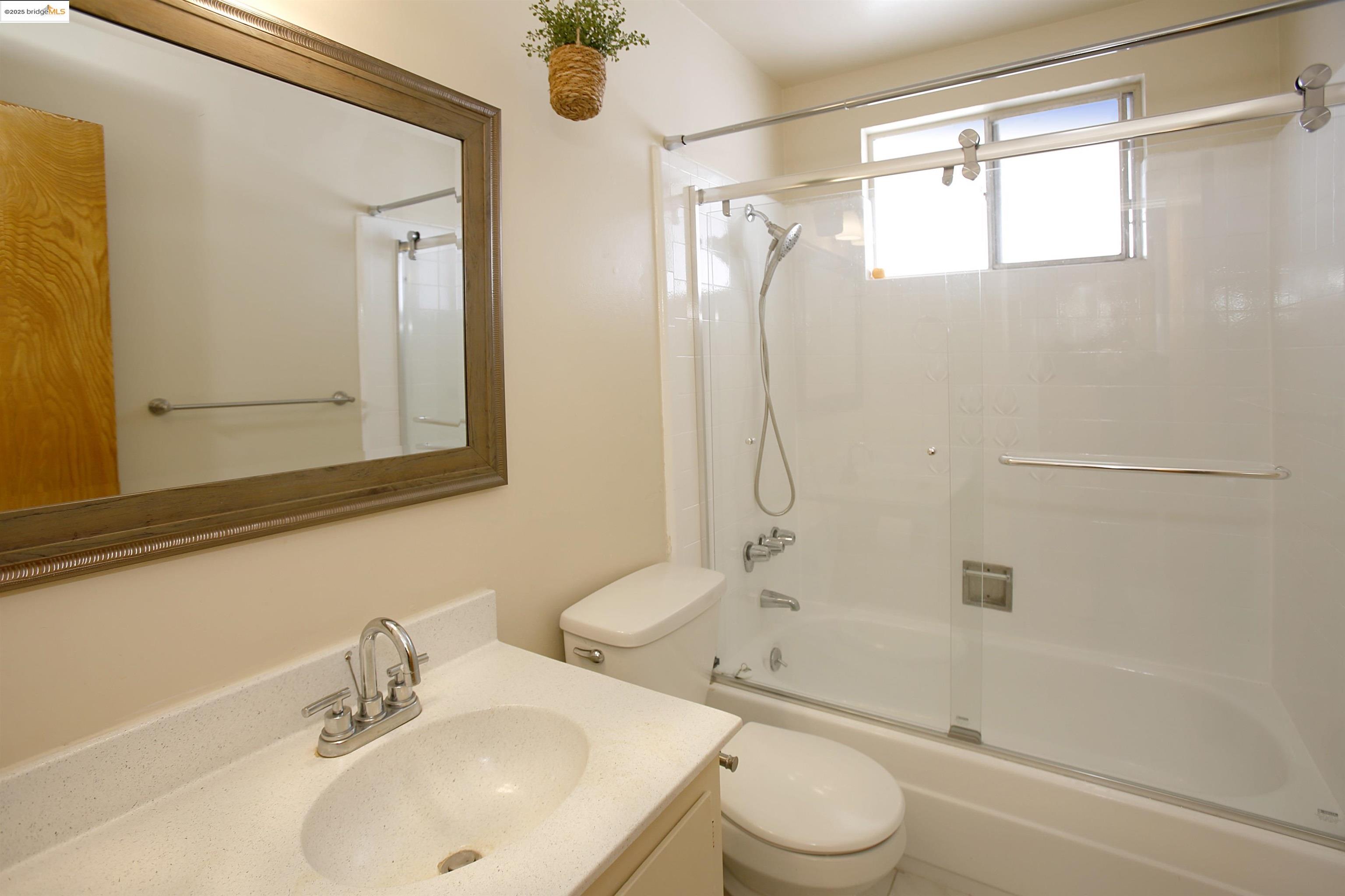 Detail Gallery Image 17 of 25 For 4336 Rilea Way, Oakland,  CA 94605 - – Beds | – Baths