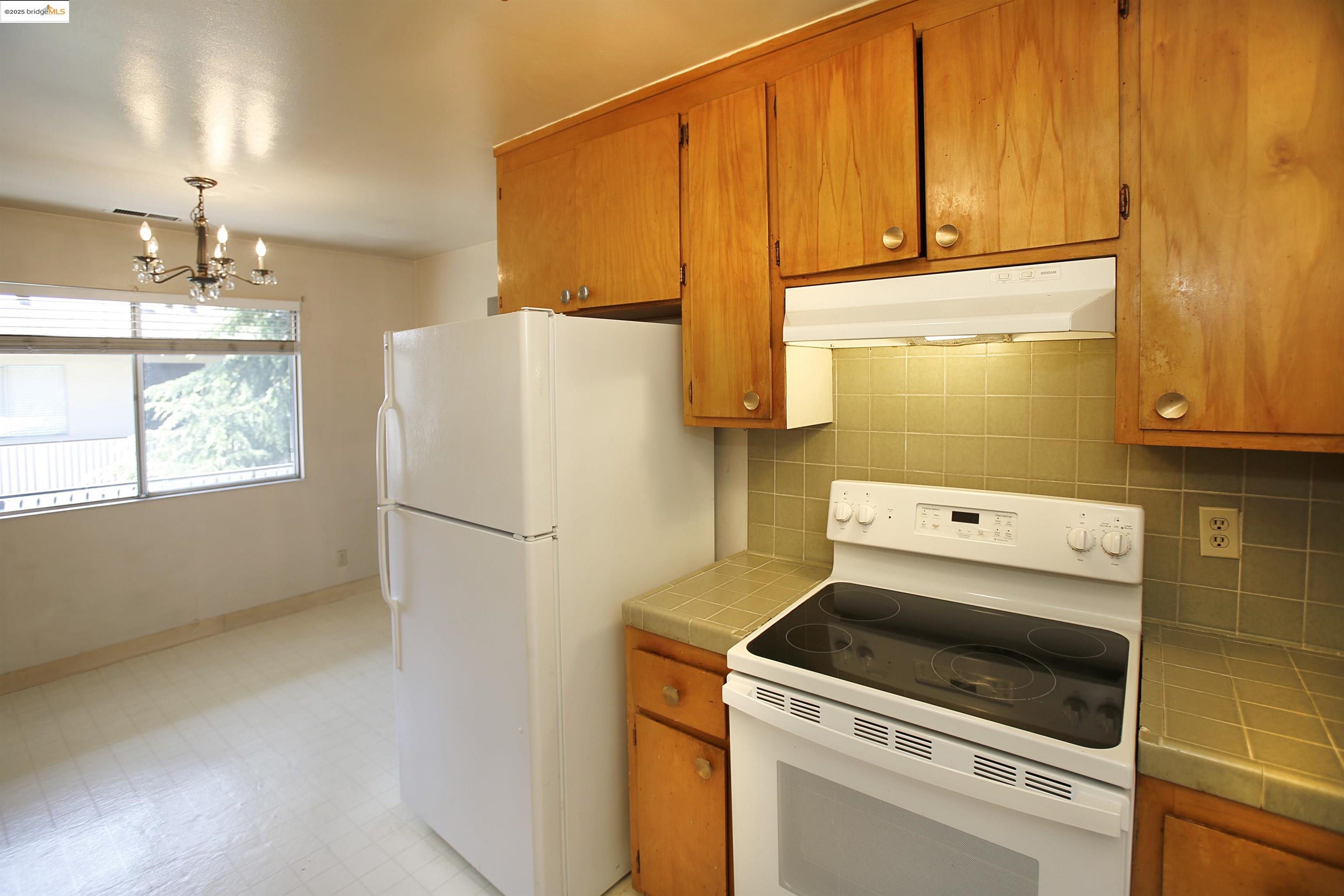 Detail Gallery Image 10 of 25 For 4336 Rilea Way, Oakland,  CA 94605 - – Beds | – Baths