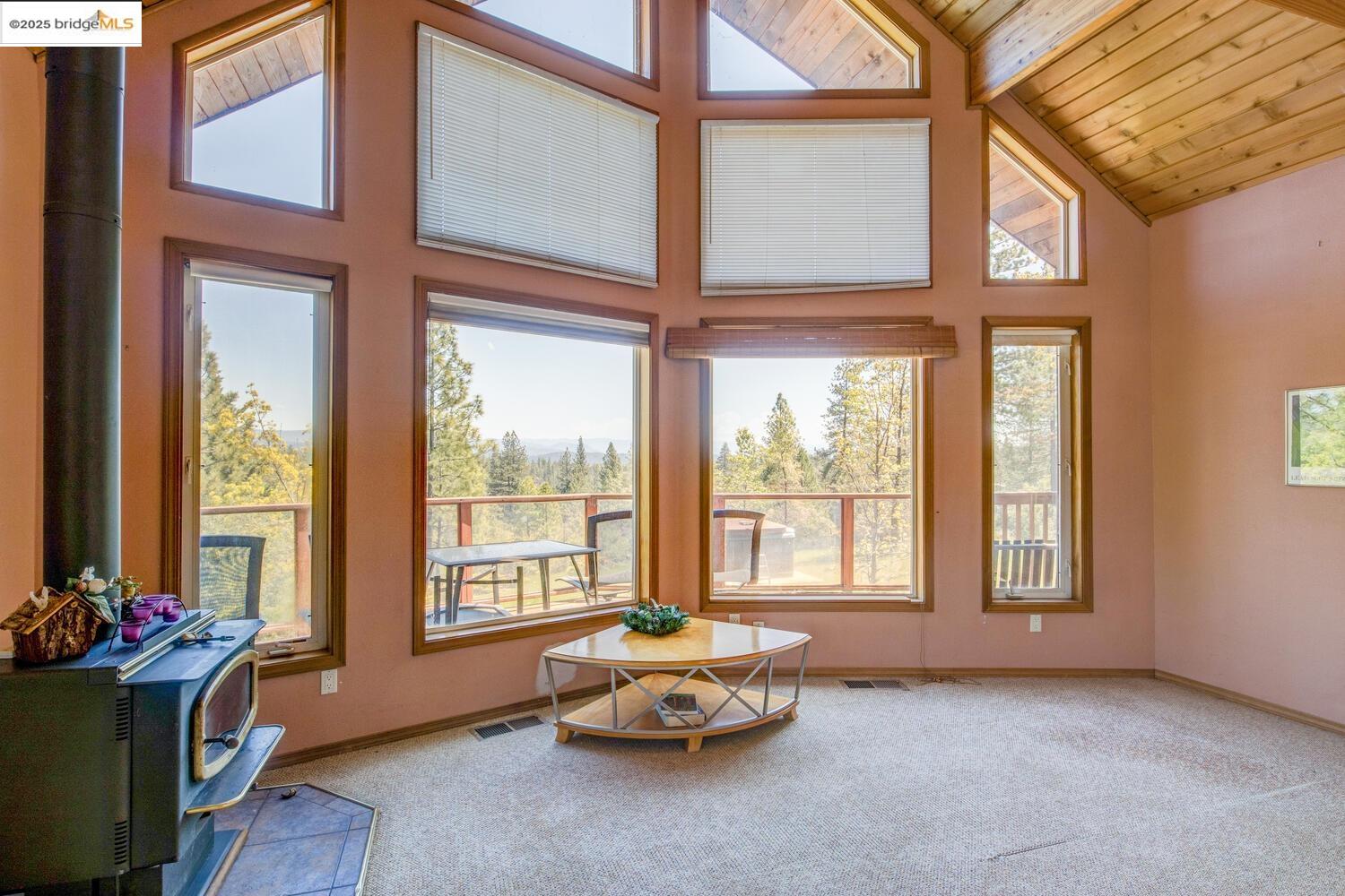 Detail Gallery Image 9 of 47 For 9413 Ponderosa, Coulterville,  CA 95311 - 3 Beds | 2 Baths