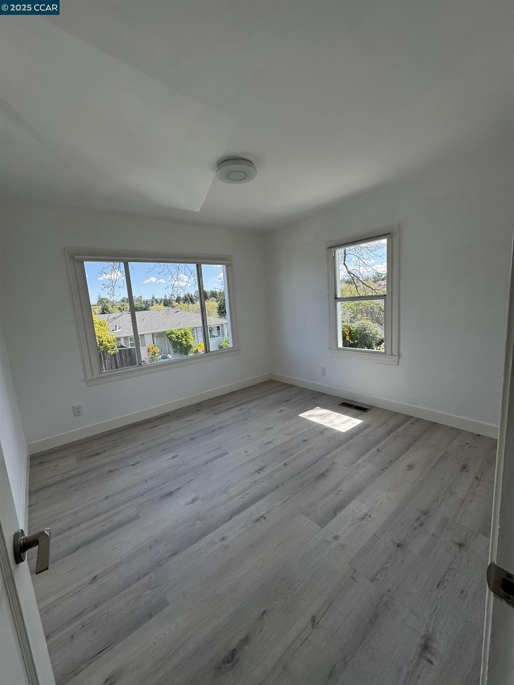 803 Vine Ave, Martinez, California 94553, 3 Bedrooms Bedrooms, 7 Rooms Rooms,2 BathroomsBathrooms,Residential Lease,For Rent,803 Vine Ave,41093281