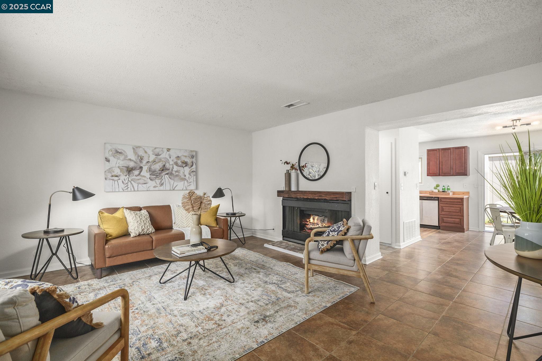 More Details about MLS # 41093282 : 1243 PINE CREEK WAY # B