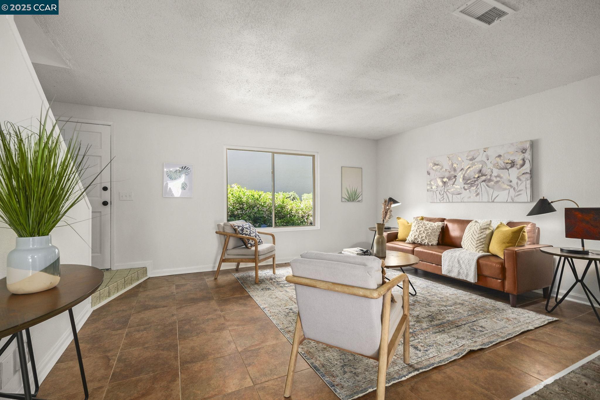 Photo #6: 41093282 Listing 