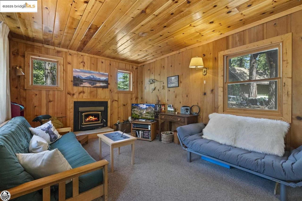 Detail Gallery Image 3 of 21 For 177 Sugarpine, Pinecrest,  CA 95364 - 2 Beds | 1/1 Baths