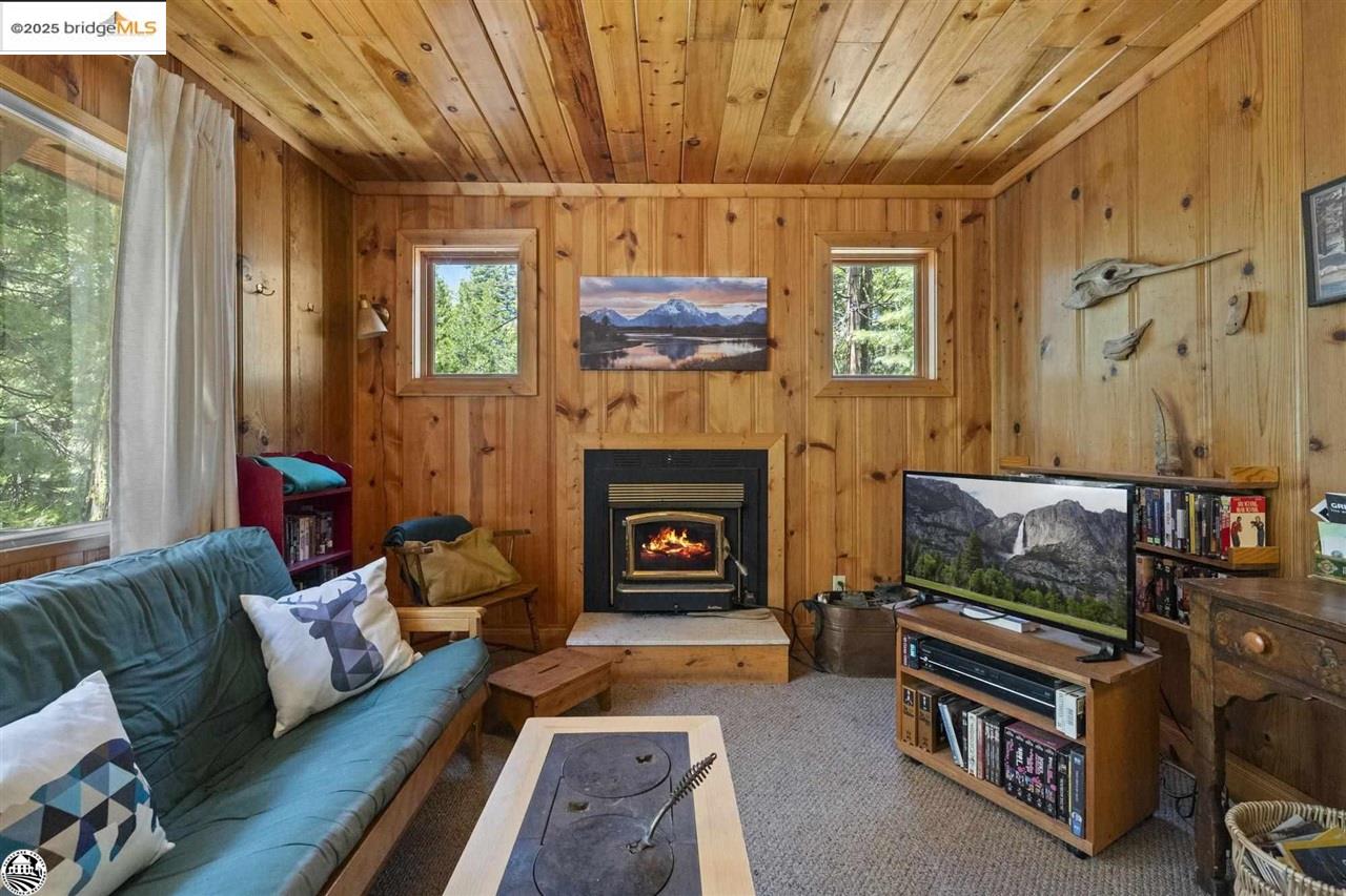 Detail Gallery Image 5 of 21 For 177 Sugarpine, Pinecrest,  CA 95364 - 2 Beds | 1/1 Baths
