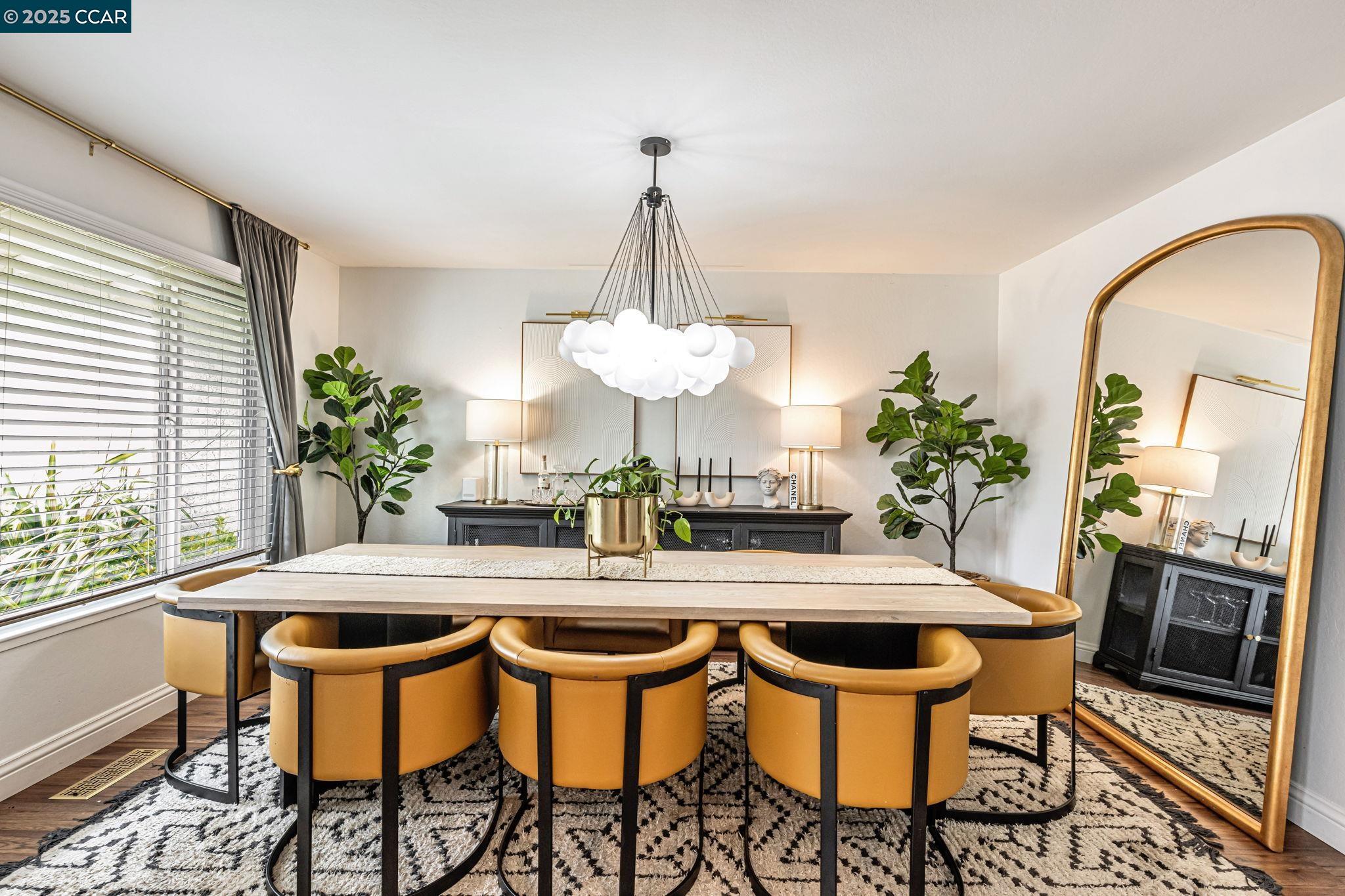 Detail Gallery Image 9 of 56 For 2444 Aarles Ct, Walnut Creek,  CA 94598 - 5 Beds | 2/1 Baths