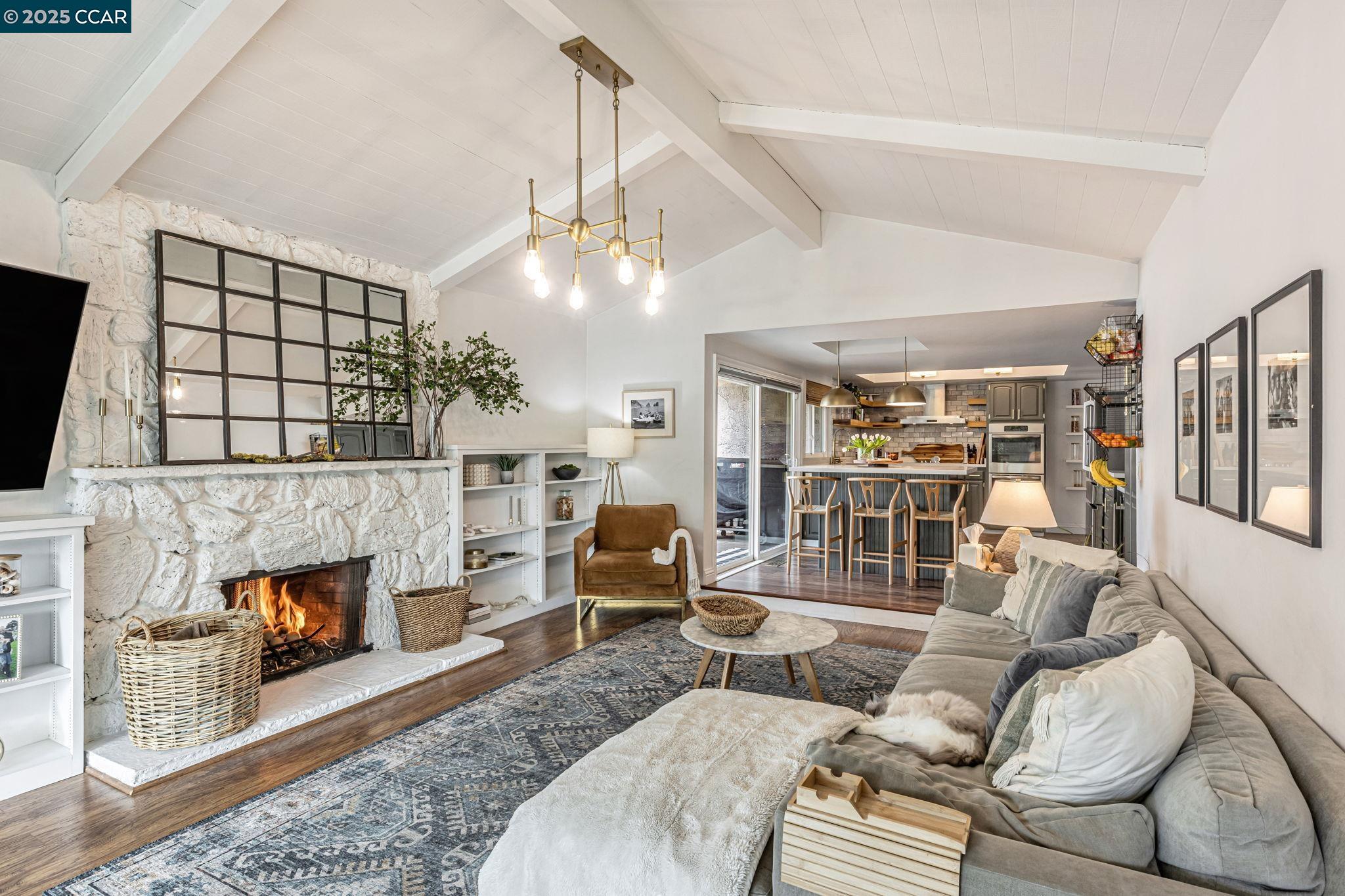 Detail Gallery Image 20 of 56 For 2444 Aarles Ct, Walnut Creek,  CA 94598 - 5 Beds | 2/1 Baths