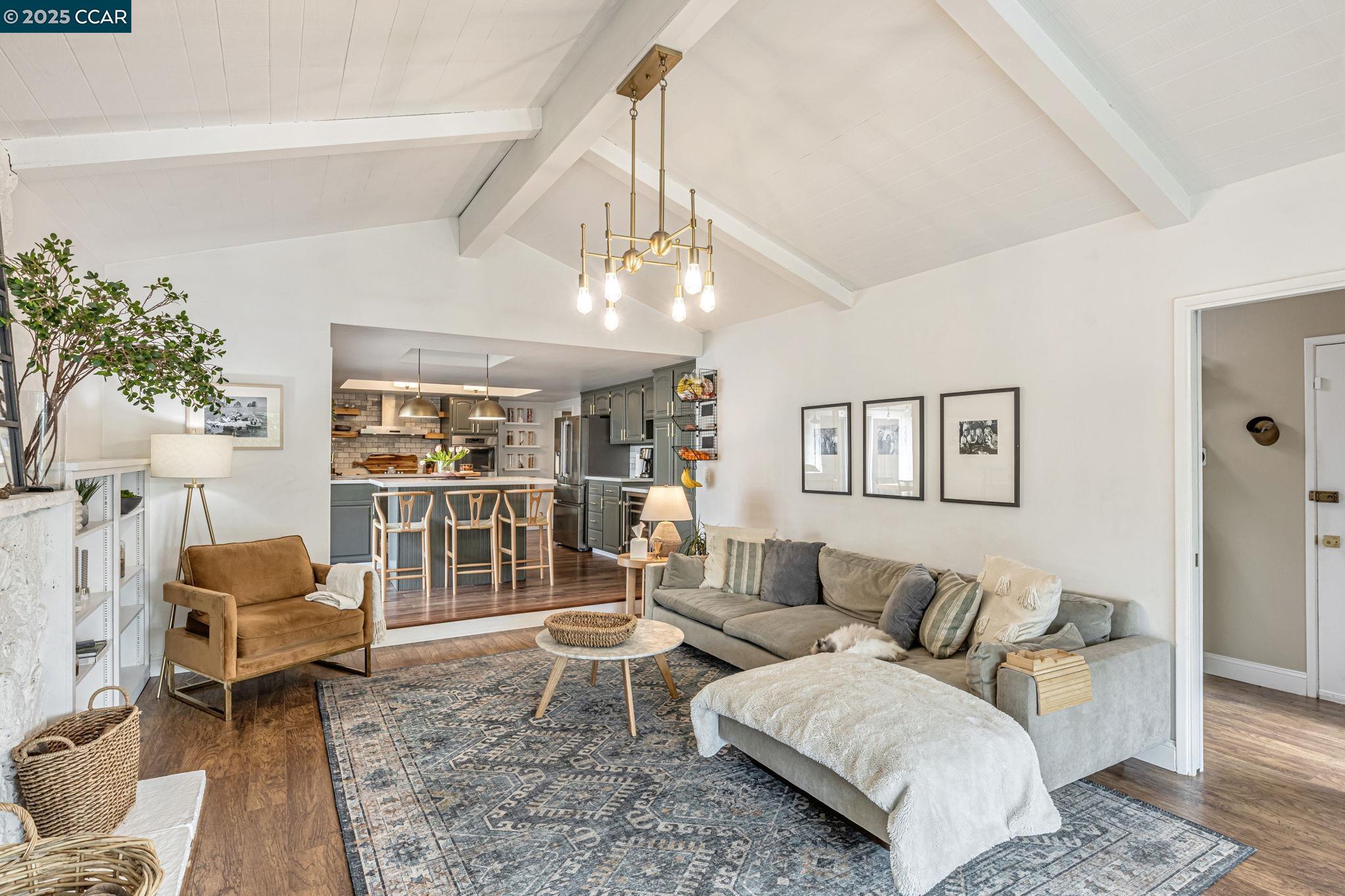 Detail Gallery Image 21 of 56 For 2444 Aarles Ct, Walnut Creek,  CA 94598 - 5 Beds | 2/1 Baths