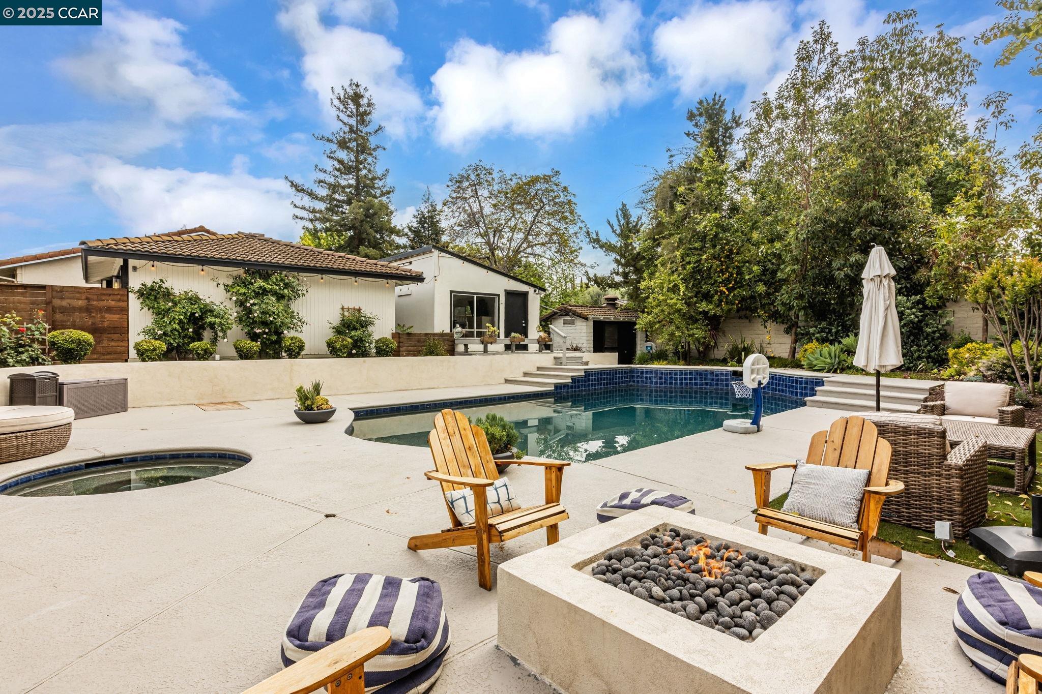 Detail Gallery Image 41 of 56 For 2444 Aarles Ct, Walnut Creek,  CA 94598 - 5 Beds | 2/1 Baths