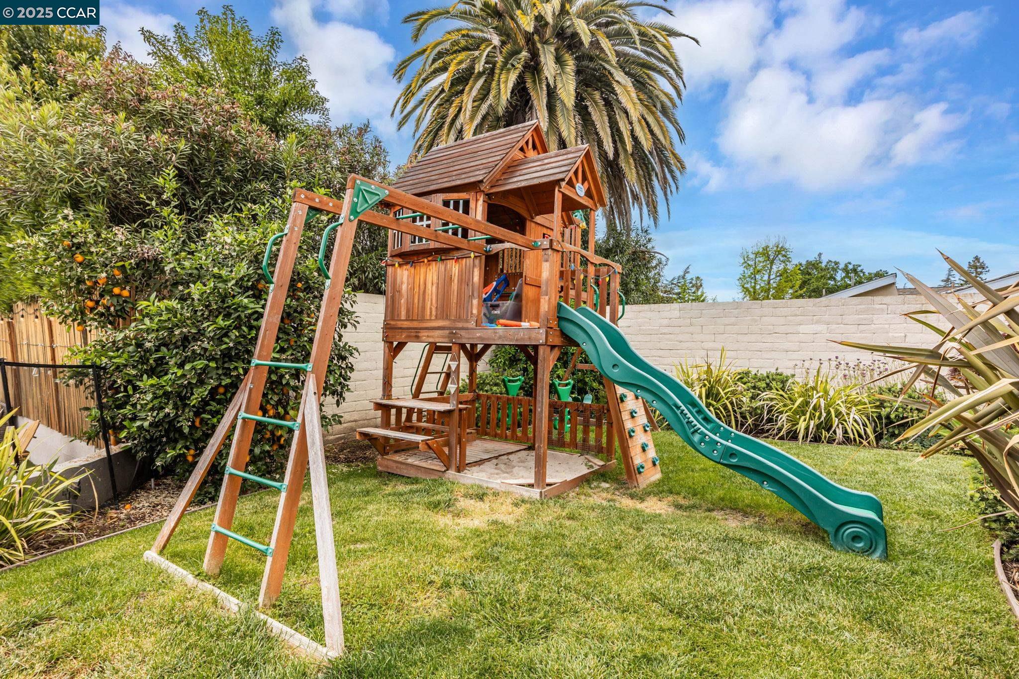 Detail Gallery Image 55 of 56 For 2444 Aarles Ct, Walnut Creek,  CA 94598 - 5 Beds | 2/1 Baths