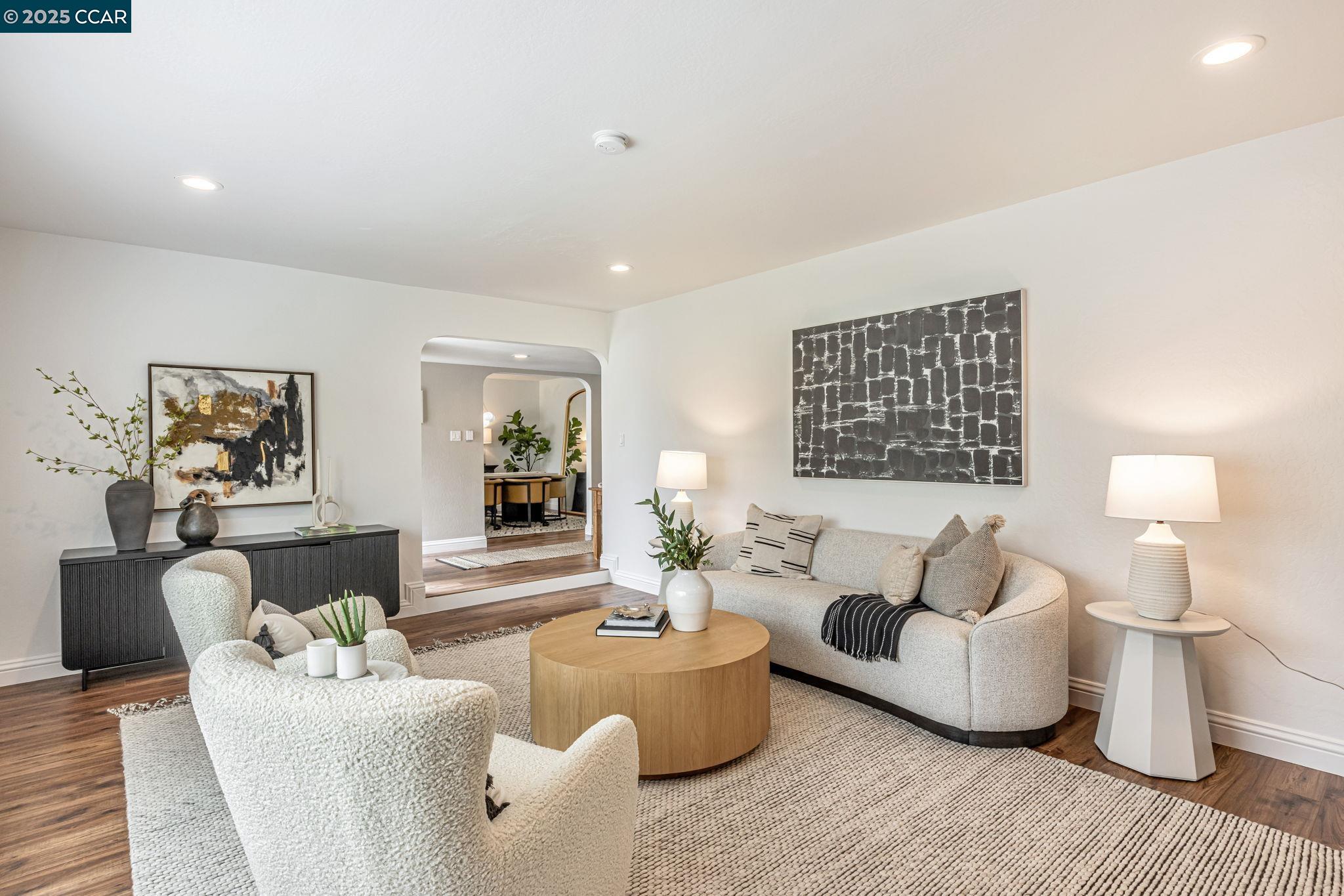 Detail Gallery Image 8 of 56 For 2444 Aarles Ct, Walnut Creek,  CA 94598 - 5 Beds | 2/1 Baths