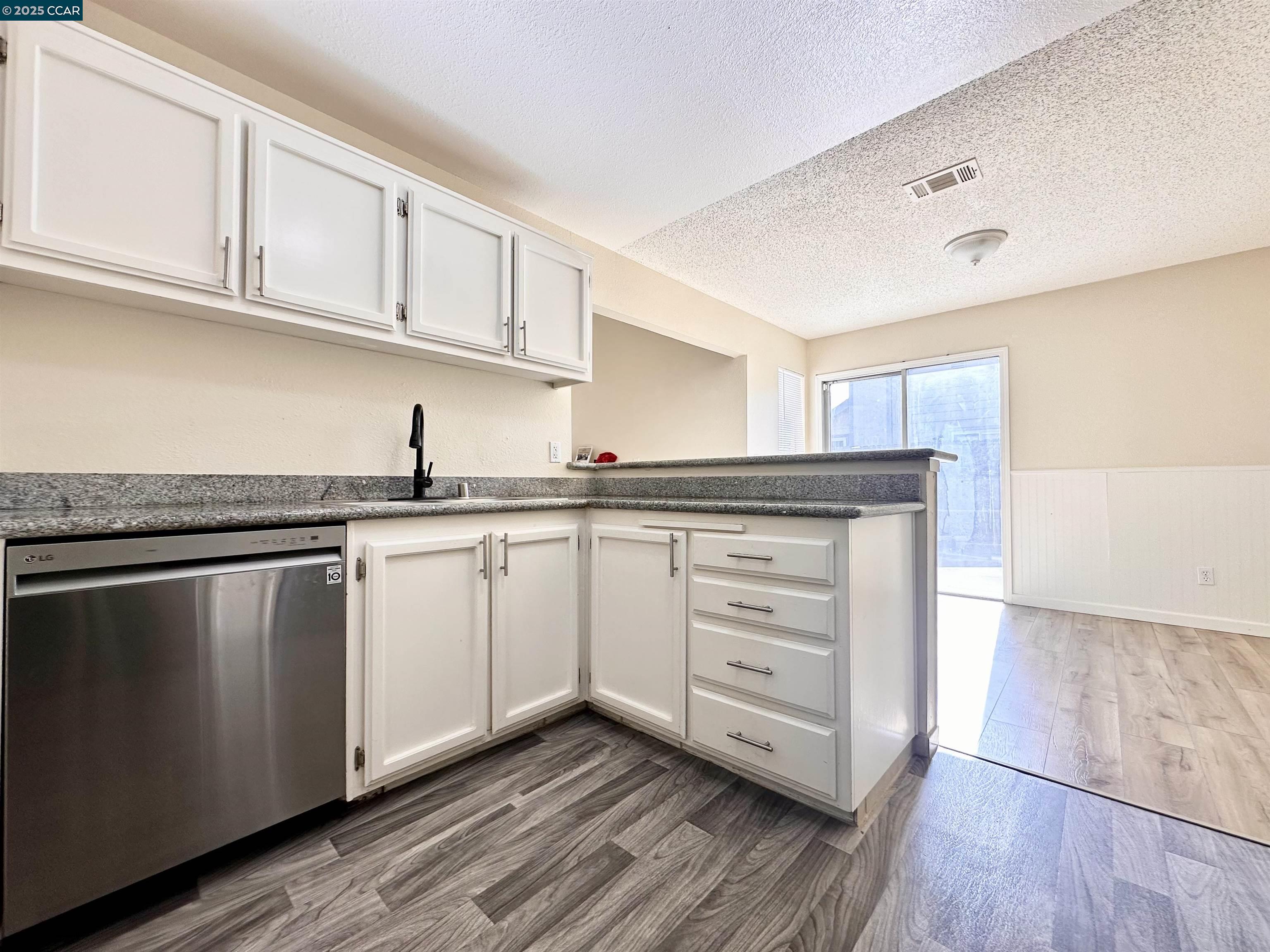Detail Gallery Image 7 of 45 For 4301 Beechnut Ln, Oakley,  CA 94561 - 3 Beds | 2/1 Baths