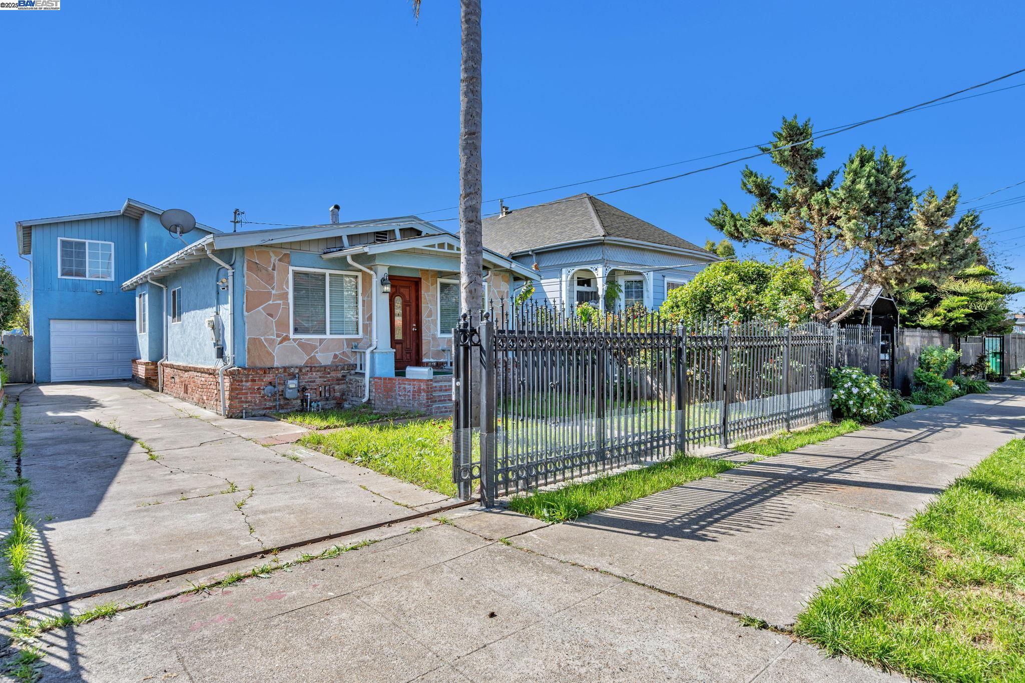 Detail Gallery Image 1 of 1 For 1218 86th Ave, Oakland,  CA 94621 - 4 Beds | 2 Baths