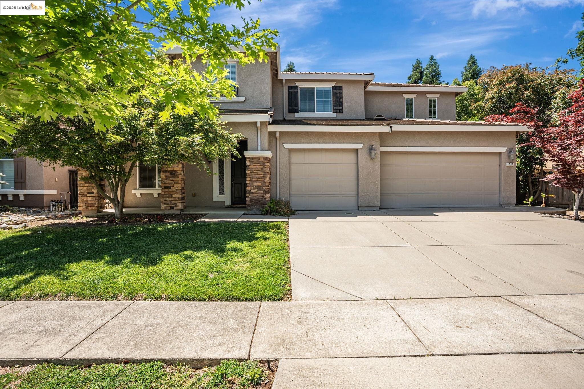 Detail Gallery Image 3 of 52 For 1319 Teal Hollow Dr, Yuba City,  CA 95993 - 5 Beds | 3 Baths