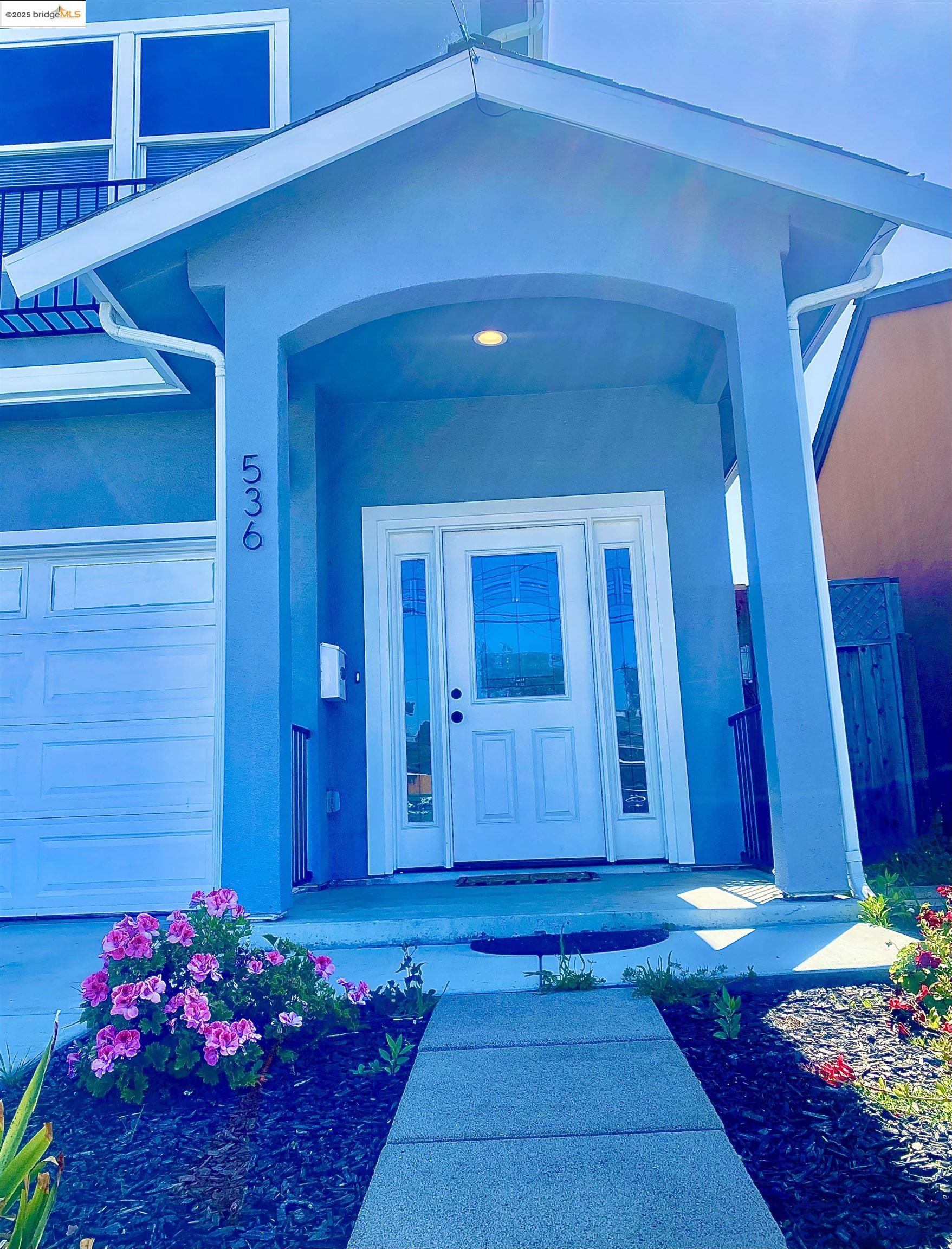 Detail Gallery Image 3 of 27 For 536 37th Street, Richmond,  CA 94805 - 3 Beds | 3 Baths