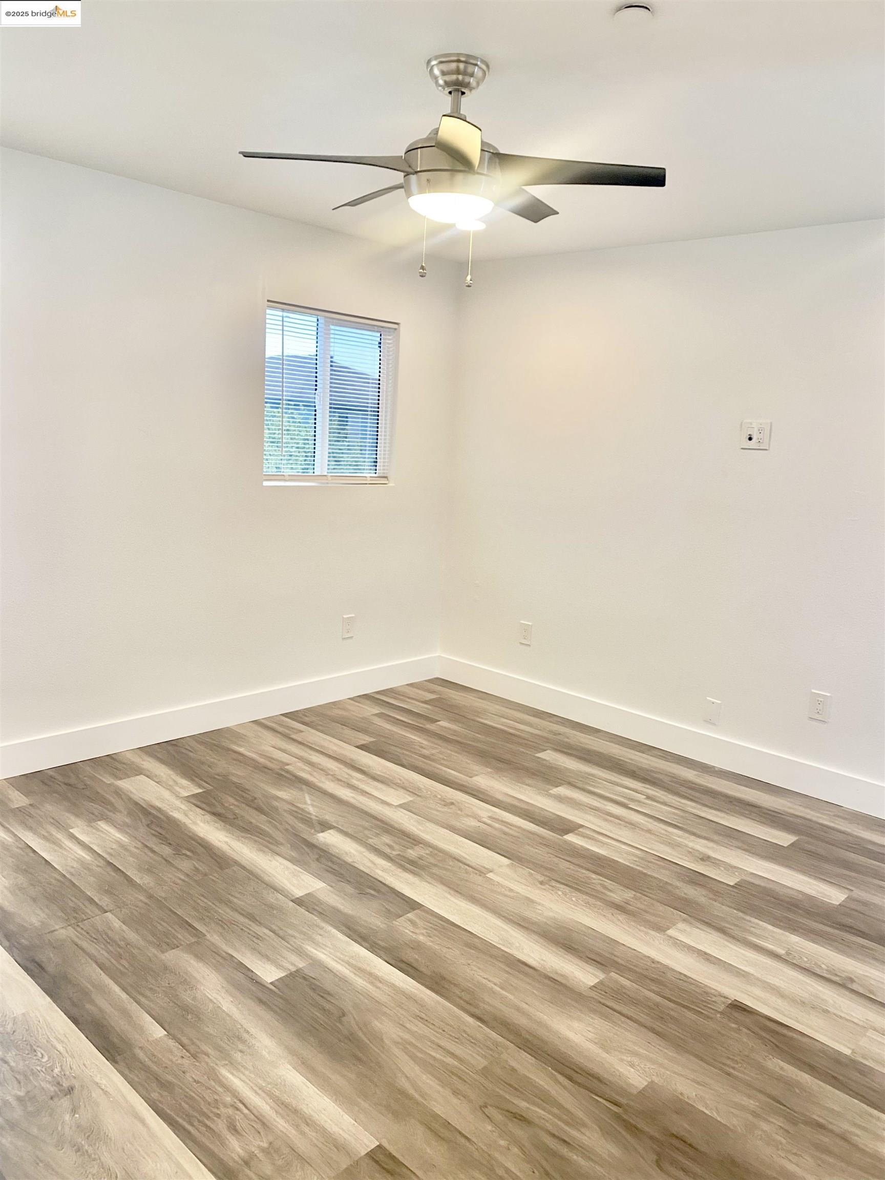 Detail Gallery Image 22 of 27 For 536 37th Street, Richmond,  CA 94805 - 3 Beds | 3 Baths