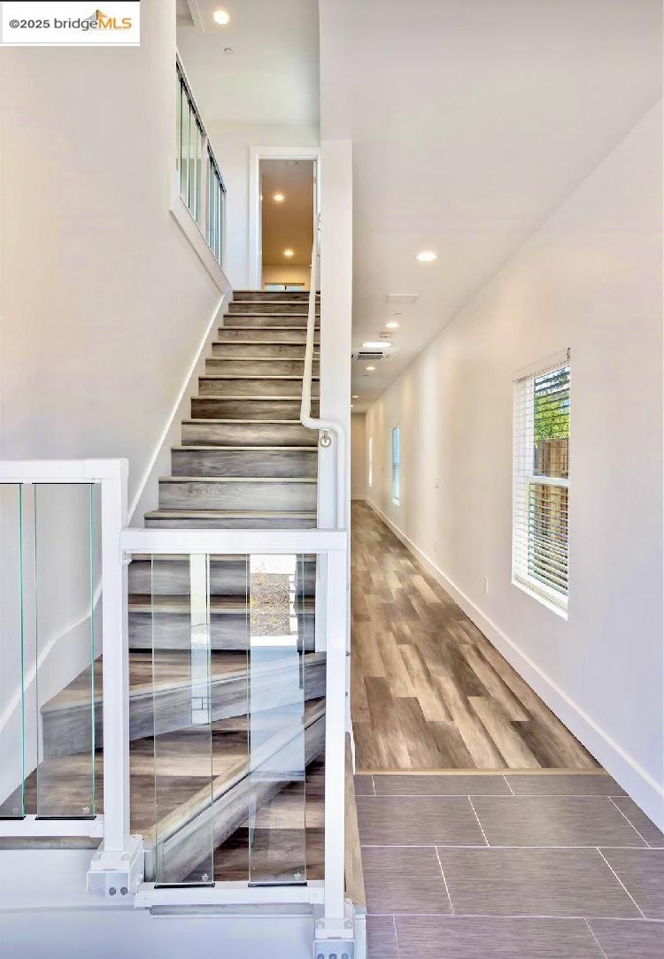 Detail Gallery Image 4 of 27 For 536 37th Street, Richmond,  CA 94805 - 3 Beds | 3 Baths