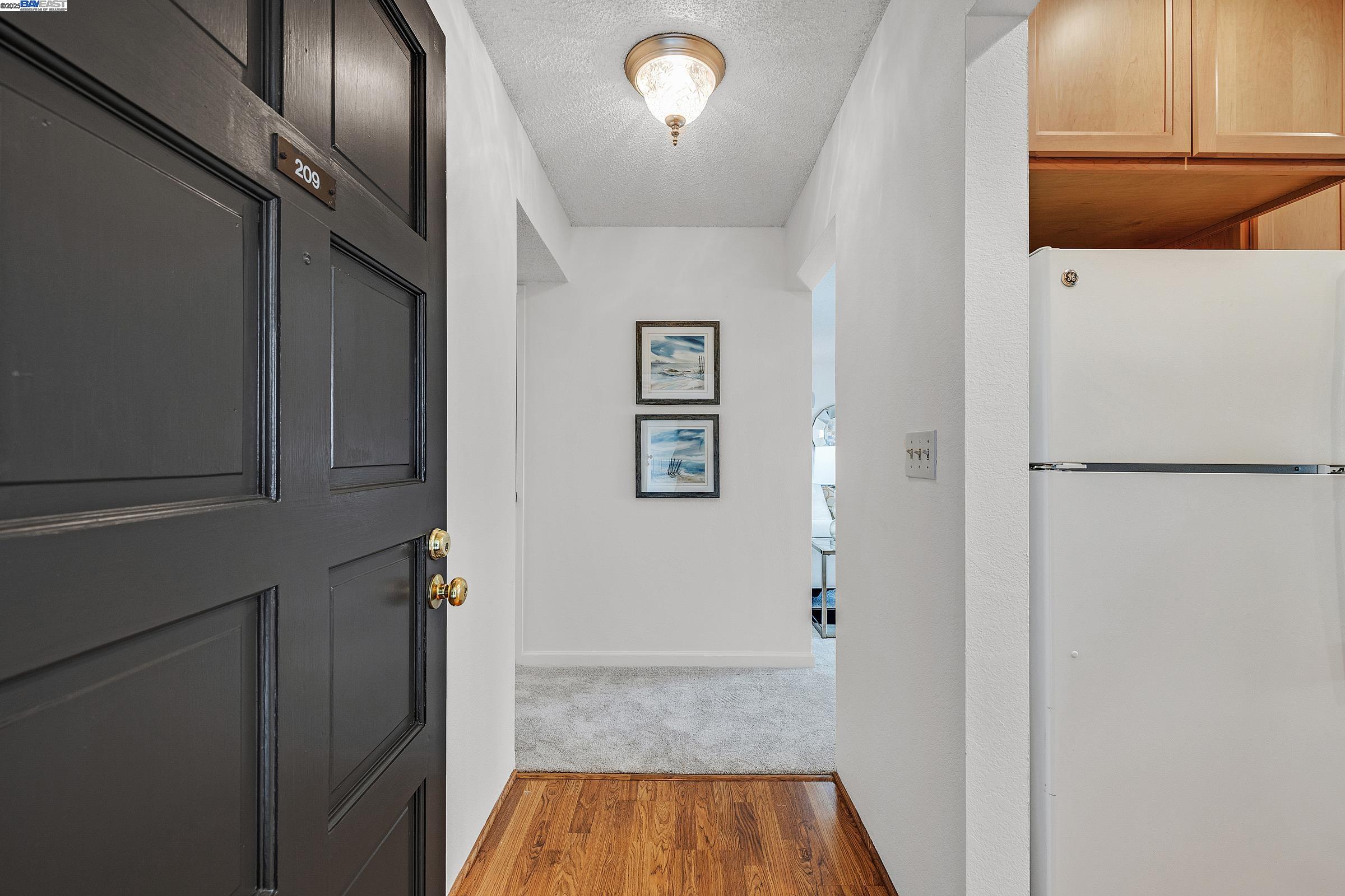 Detail Gallery Image 2 of 26 For 21109 Gary Dr #209,  Hayward,  CA 94546 - 1 Beds | 1 Baths
