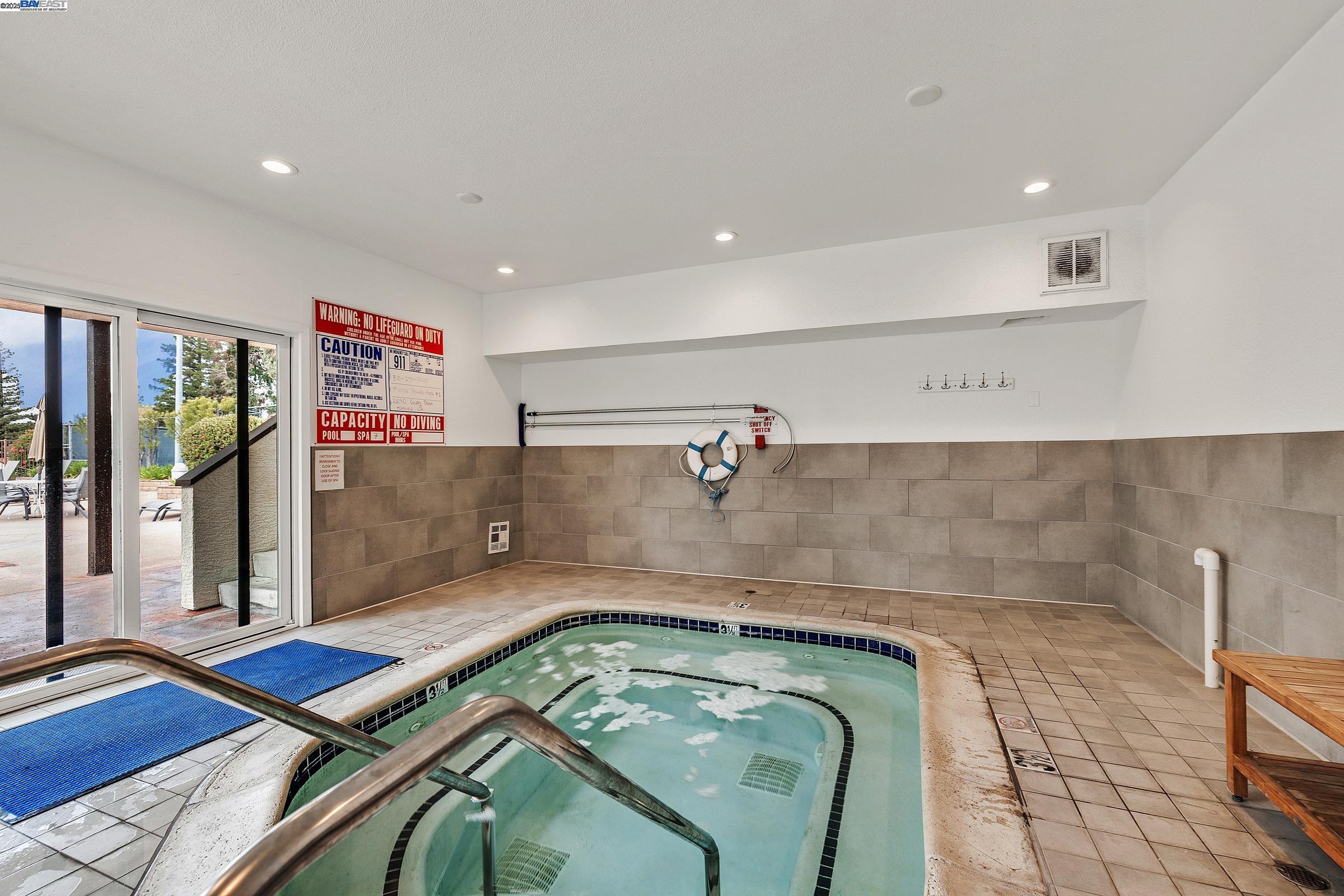 Detail Gallery Image 21 of 26 For 21109 Gary Dr #209,  Hayward,  CA 94546 - 1 Beds | 1 Baths