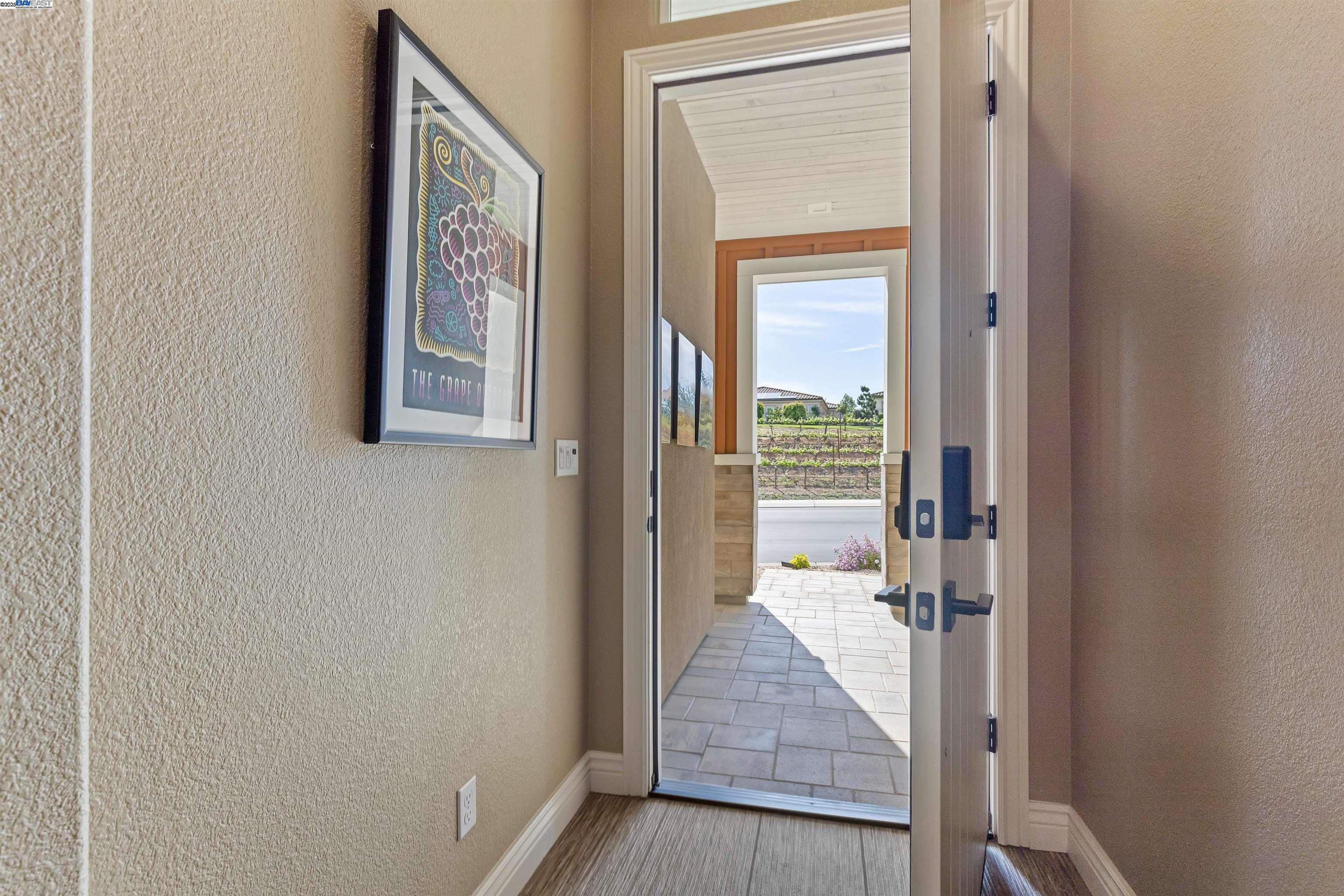 Detail Gallery Image 6 of 58 For 1835 Riesling Cir, Brentwood,  CA 94513 - 2 Beds | 2 Baths