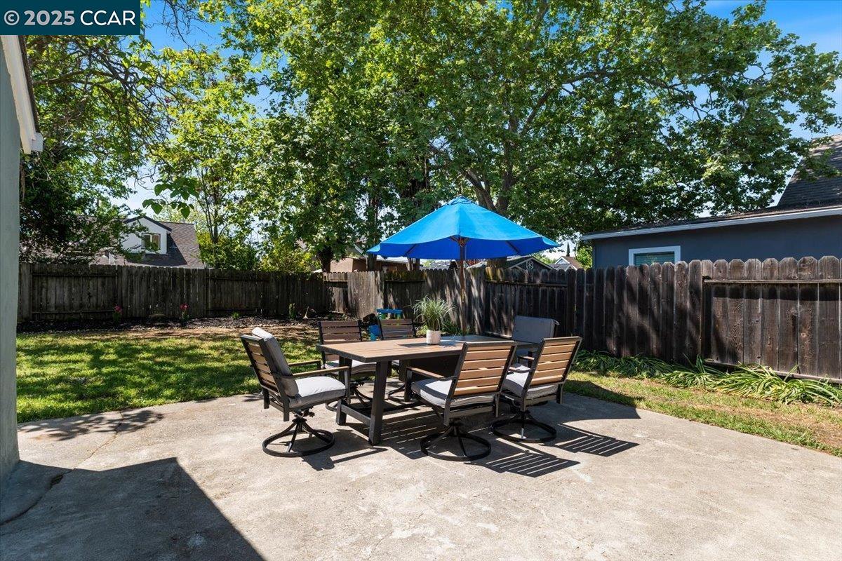 Detail Gallery Image 10 of 28 For 4178 Huckleberry Dr, Concord,  CA 94521 - 4 Beds | 2 Baths