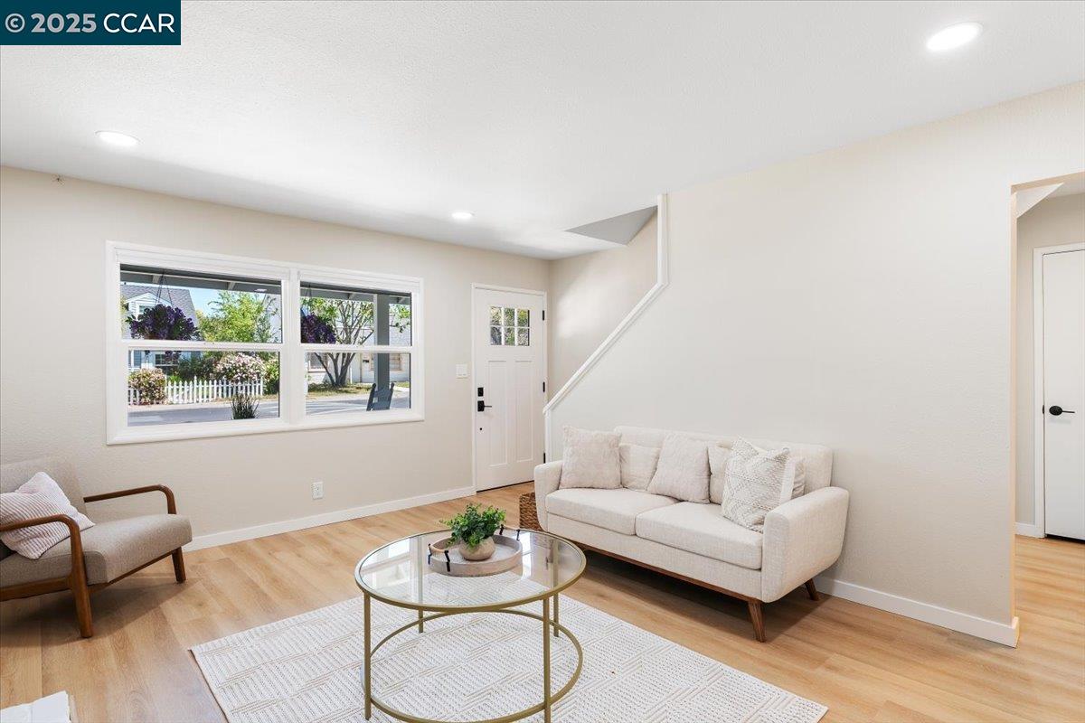 Detail Gallery Image 15 of 28 For 4178 Huckleberry Dr, Concord,  CA 94521 - 4 Beds | 2 Baths