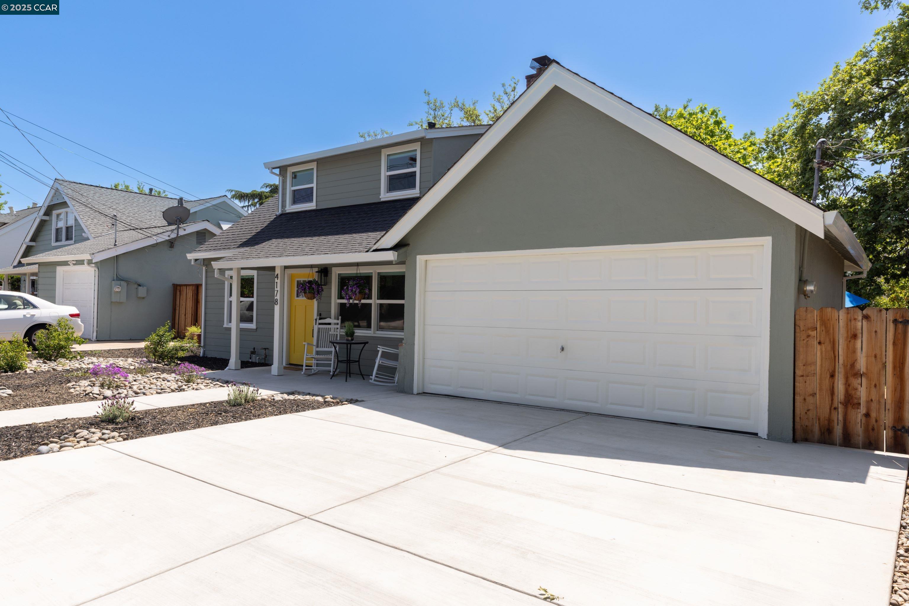Detail Gallery Image 3 of 28 For 4178 Huckleberry Dr, Concord,  CA 94521 - 4 Beds | 2 Baths