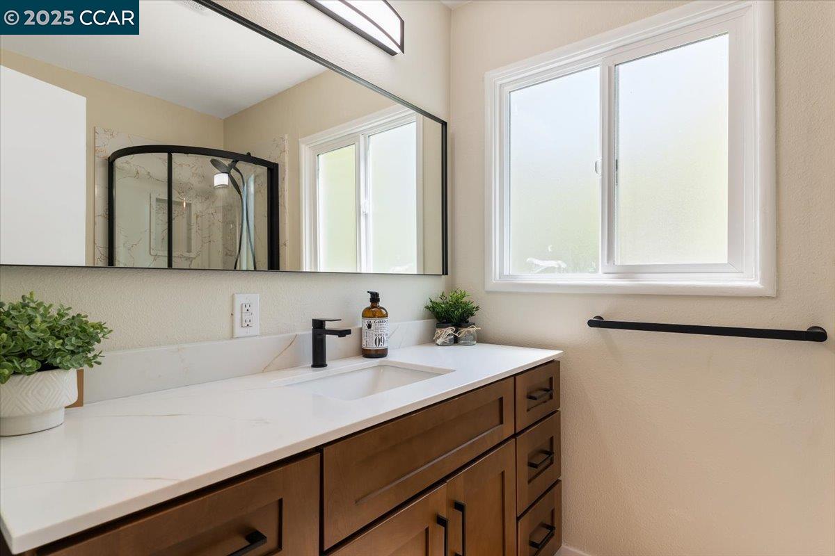 Detail Gallery Image 19 of 28 For 4178 Huckleberry Dr, Concord,  CA 94521 - 4 Beds | 2 Baths