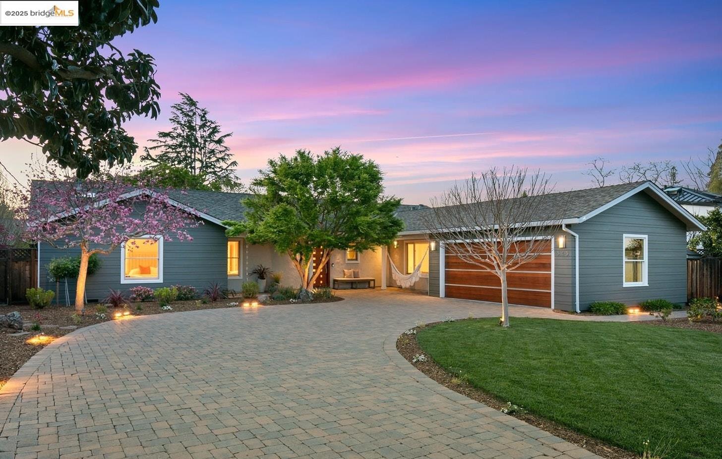 Detail Gallery Image 1 of 42 For 343 Lunada Court, Los Altos,  CA 94022 - 3 Beds | 2/1 Baths