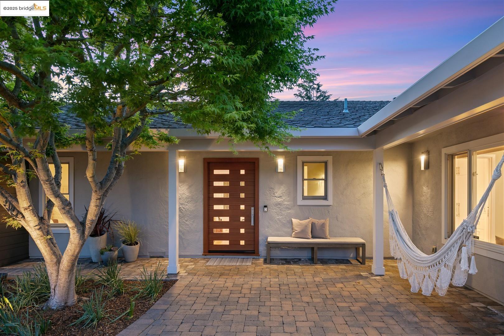 Detail Gallery Image 2 of 42 For 343 Lunada Court, Los Altos,  CA 94022 - 3 Beds | 2/1 Baths