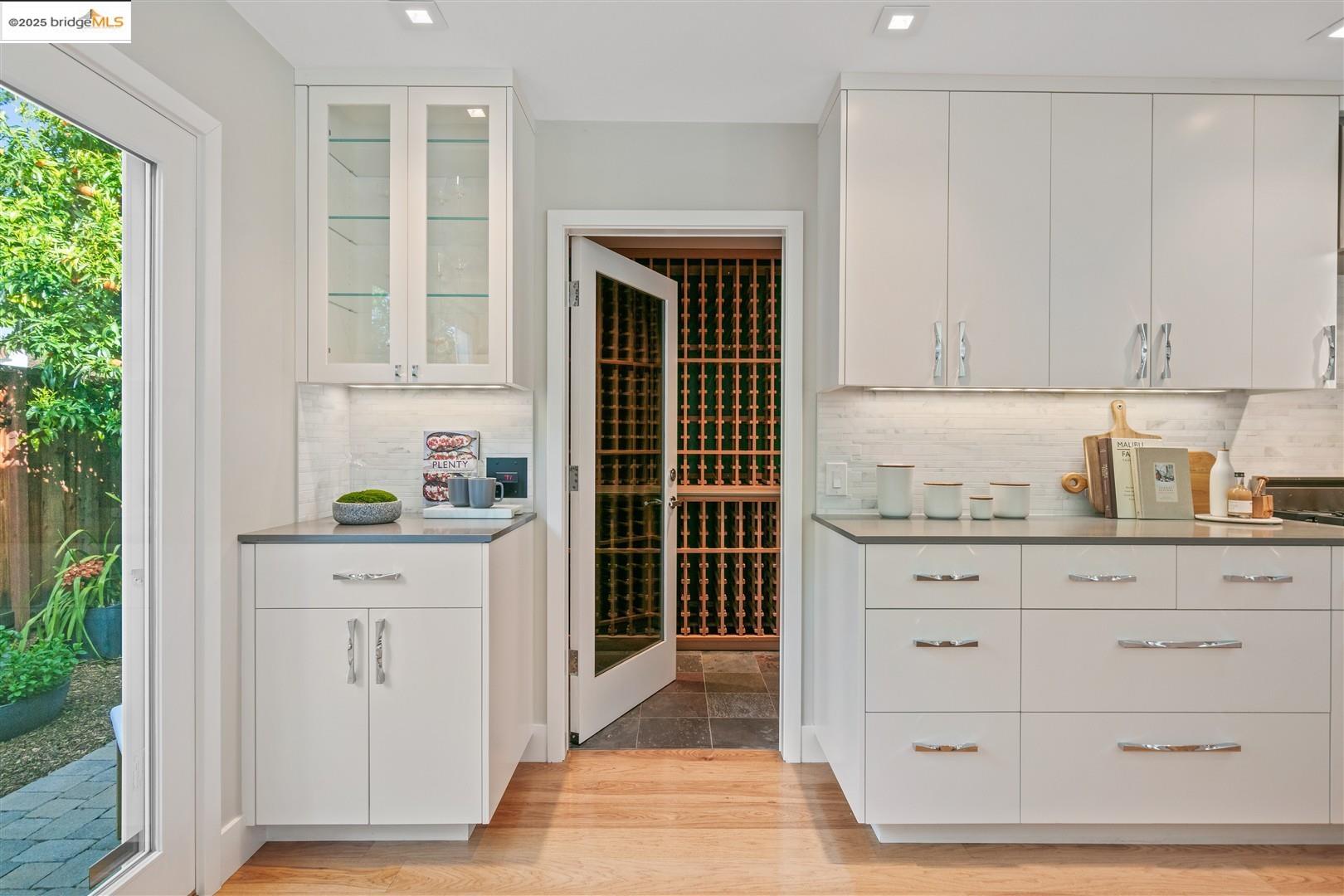 Detail Gallery Image 13 of 42 For 343 Lunada Court, Los Altos,  CA 94022 - 3 Beds | 2/1 Baths
