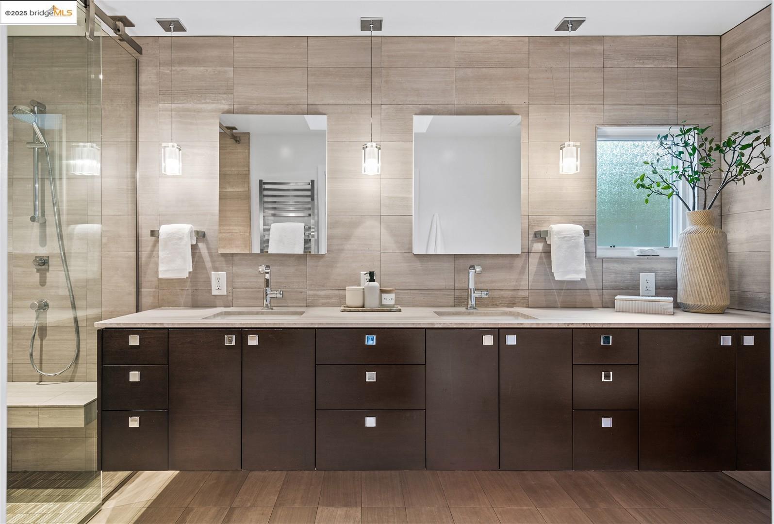 Detail Gallery Image 19 of 42 For 343 Lunada Court, Los Altos,  CA 94022 - 3 Beds | 2/1 Baths
