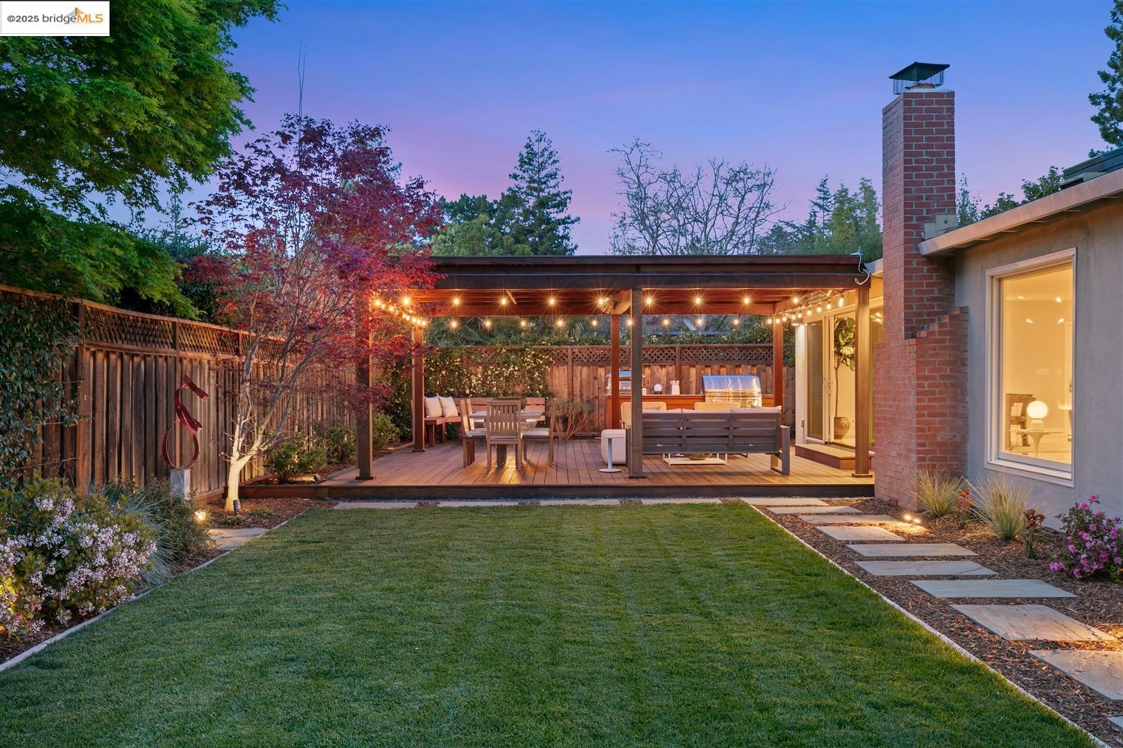 Detail Gallery Image 3 of 42 For 343 Lunada Court, Los Altos,  CA 94022 - 3 Beds | 2/1 Baths