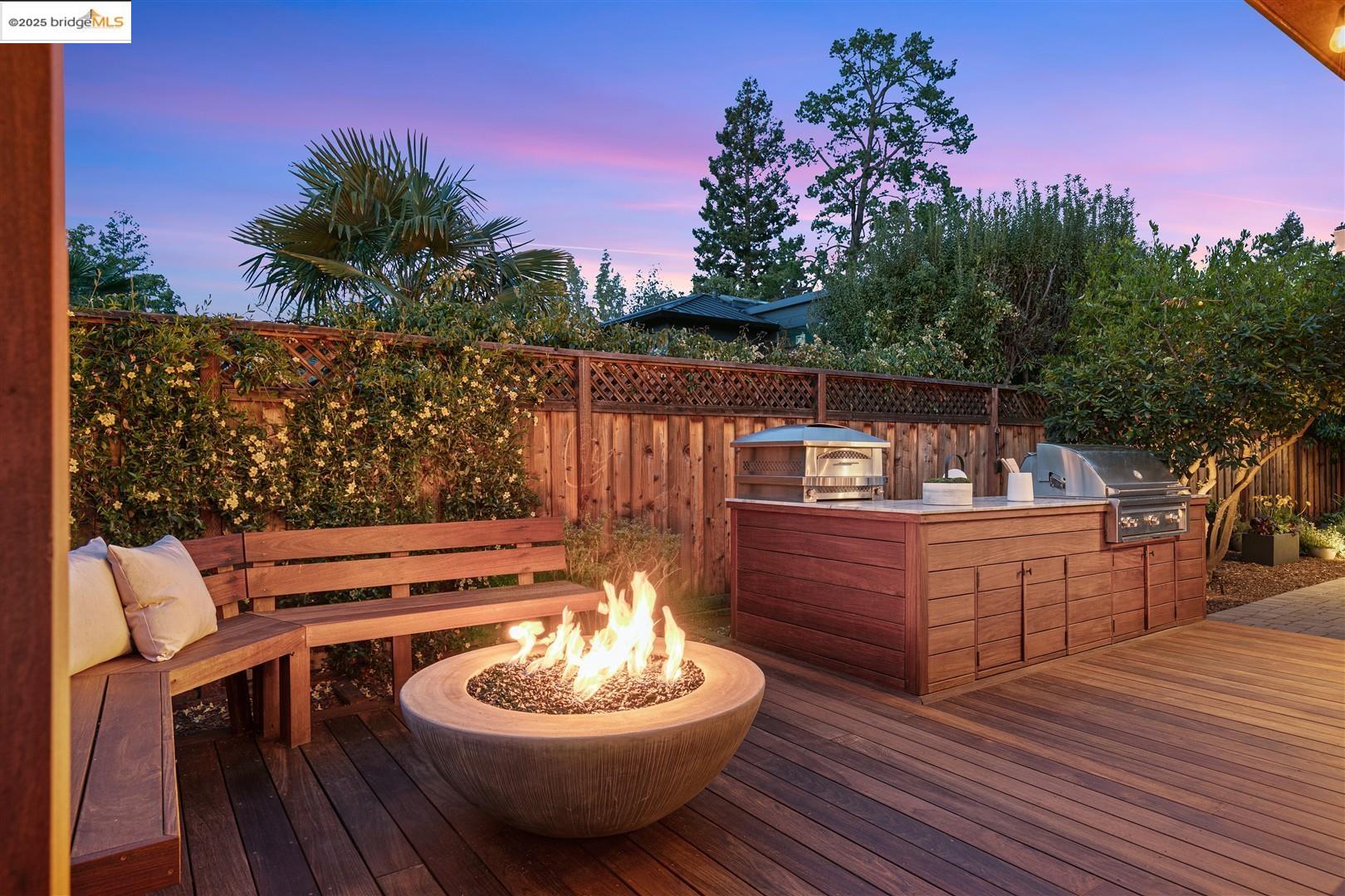 Detail Gallery Image 29 of 42 For 343 Lunada Court, Los Altos,  CA 94022 - 3 Beds | 2/1 Baths