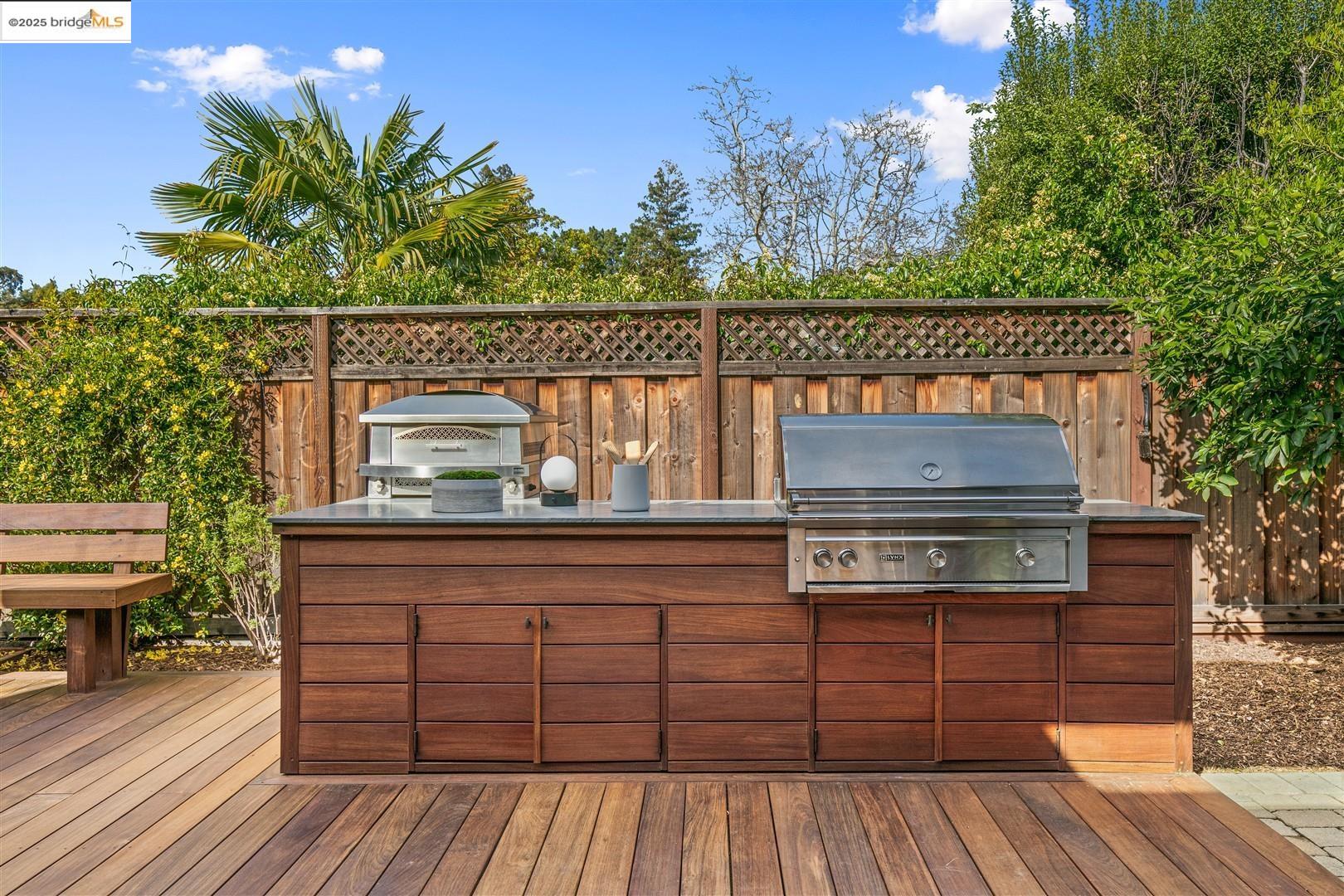 Detail Gallery Image 33 of 42 For 343 Lunada Court, Los Altos,  CA 94022 - 3 Beds | 2/1 Baths