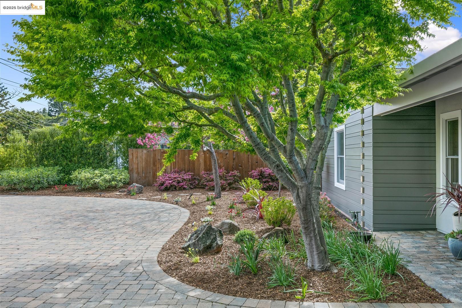 Detail Gallery Image 37 of 42 For 343 Lunada Court, Los Altos,  CA 94022 - 3 Beds | 2/1 Baths