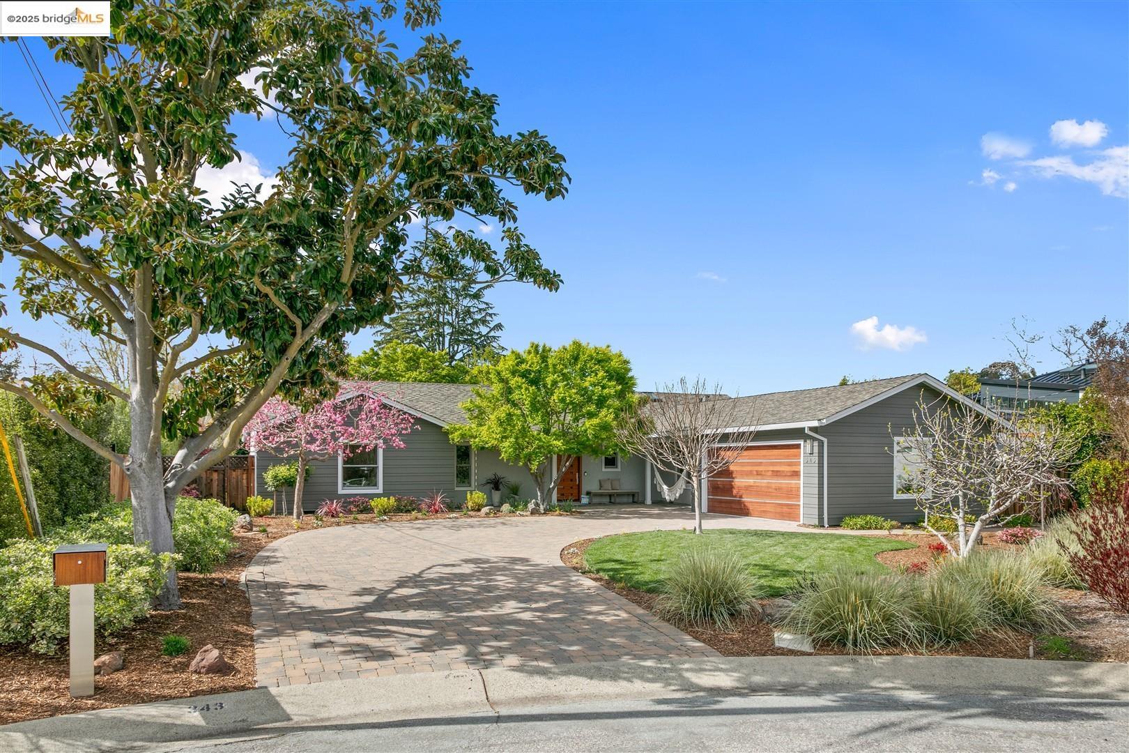 Detail Gallery Image 5 of 42 For 343 Lunada Court, Los Altos,  CA 94022 - 3 Beds | 2/1 Baths