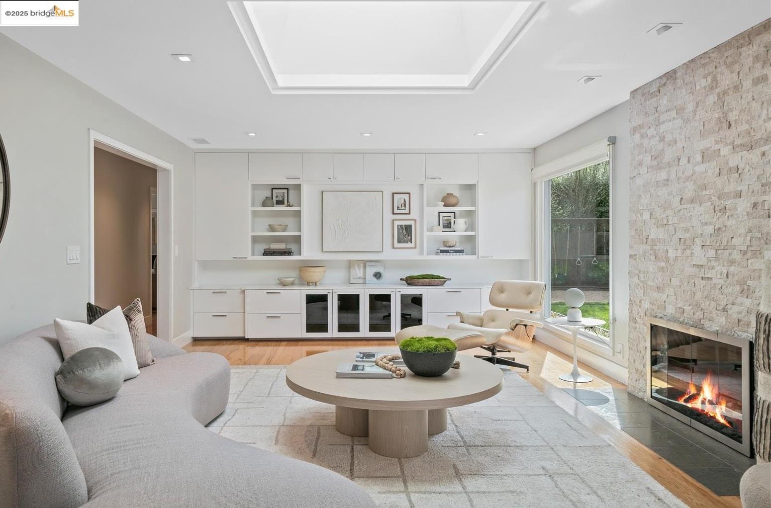Detail Gallery Image 6 of 42 For 343 Lunada Court, Los Altos,  CA 94022 - 3 Beds | 2/1 Baths