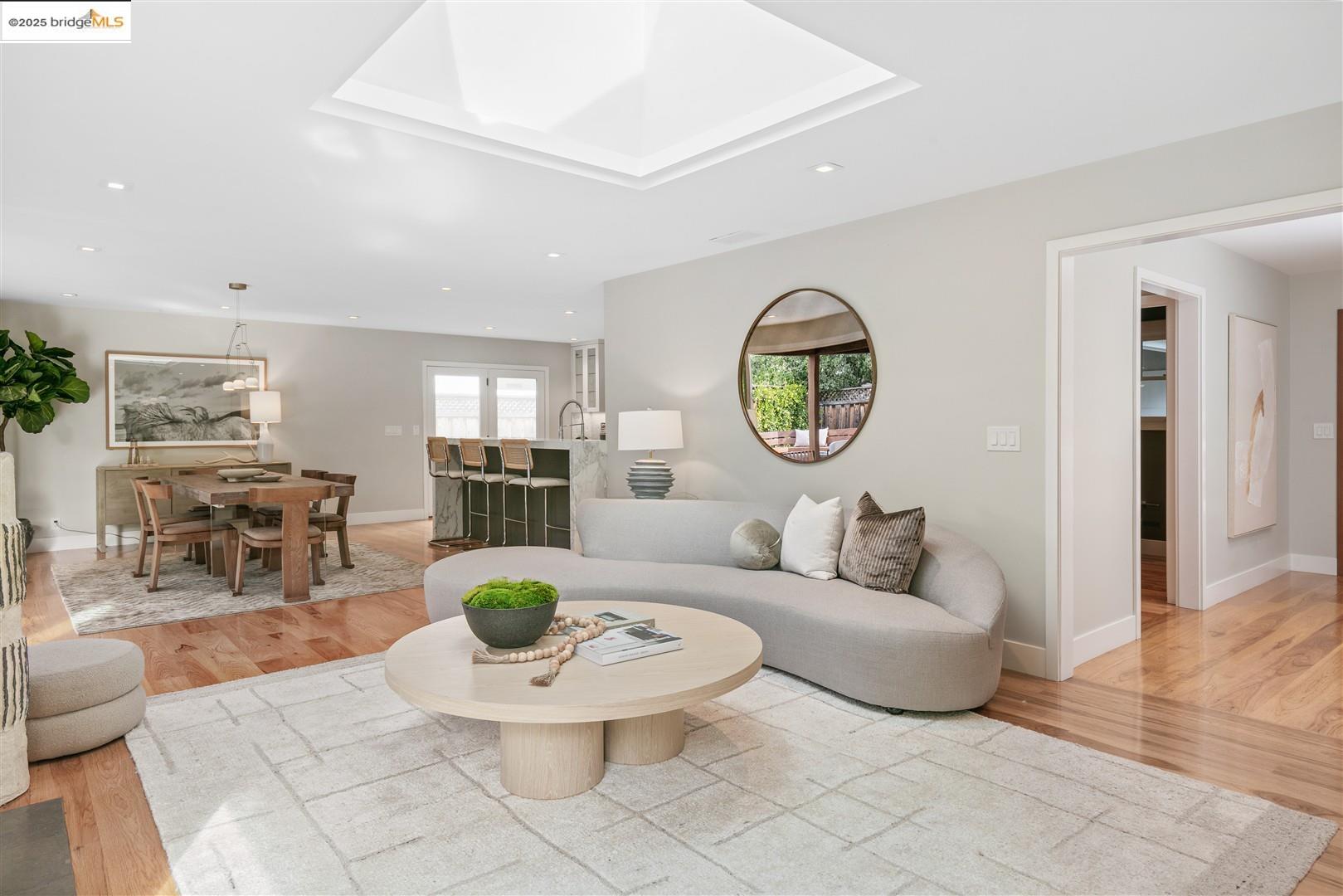 Detail Gallery Image 7 of 42 For 343 Lunada Court, Los Altos,  CA 94022 - 3 Beds | 2/1 Baths