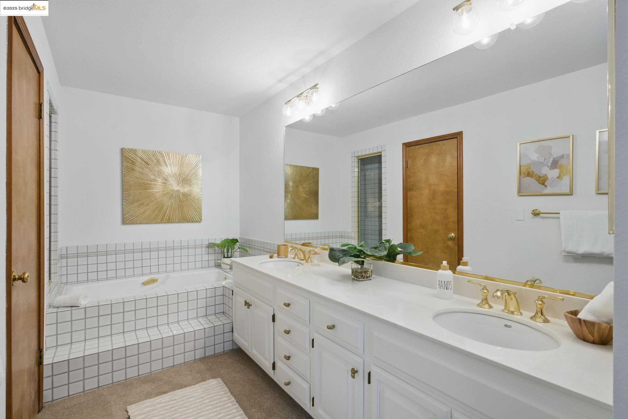 Photo #34: 41093344 Listing: Photo #34