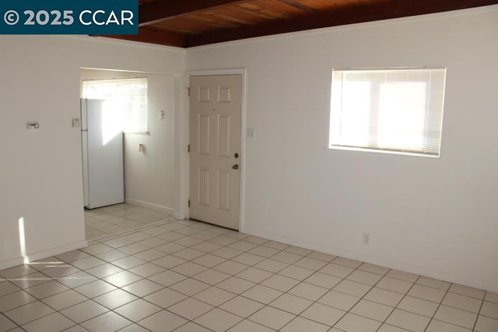 Detail Gallery Image 4 of 20 For 527 Vaqueros Ave #B,  Rodeo,  CA 94572 - 2 Beds | 1 Baths