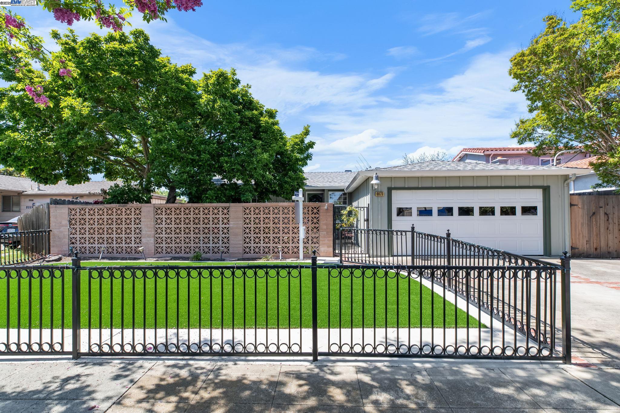 Detail Gallery Image 1 of 42 For 6673 Mirabeau Dr, Newark,  CA 94560 - 3 Beds | 2 Baths