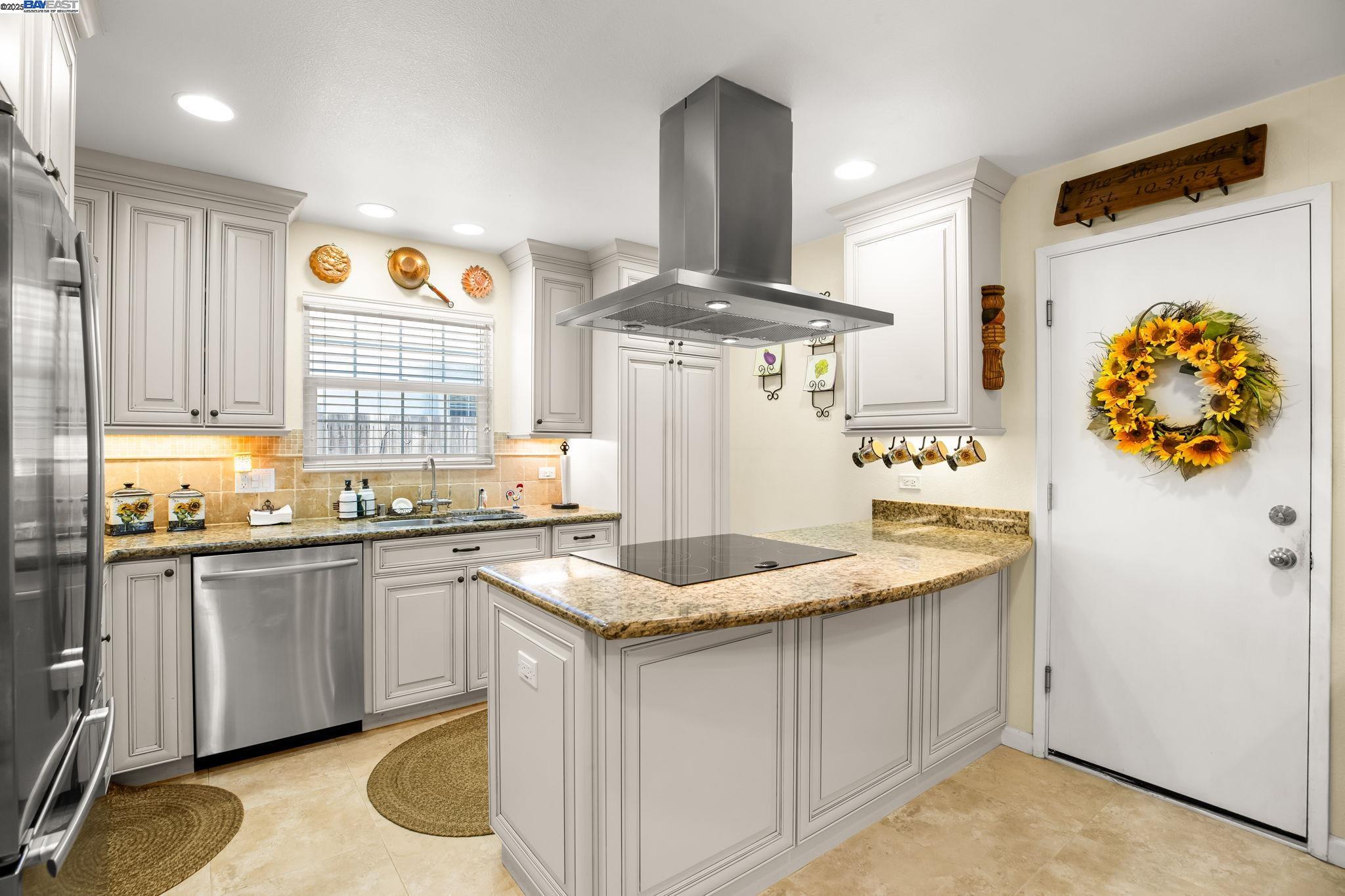 Detail Gallery Image 18 of 42 For 6673 Mirabeau Dr, Newark,  CA 94560 - 3 Beds | 2 Baths