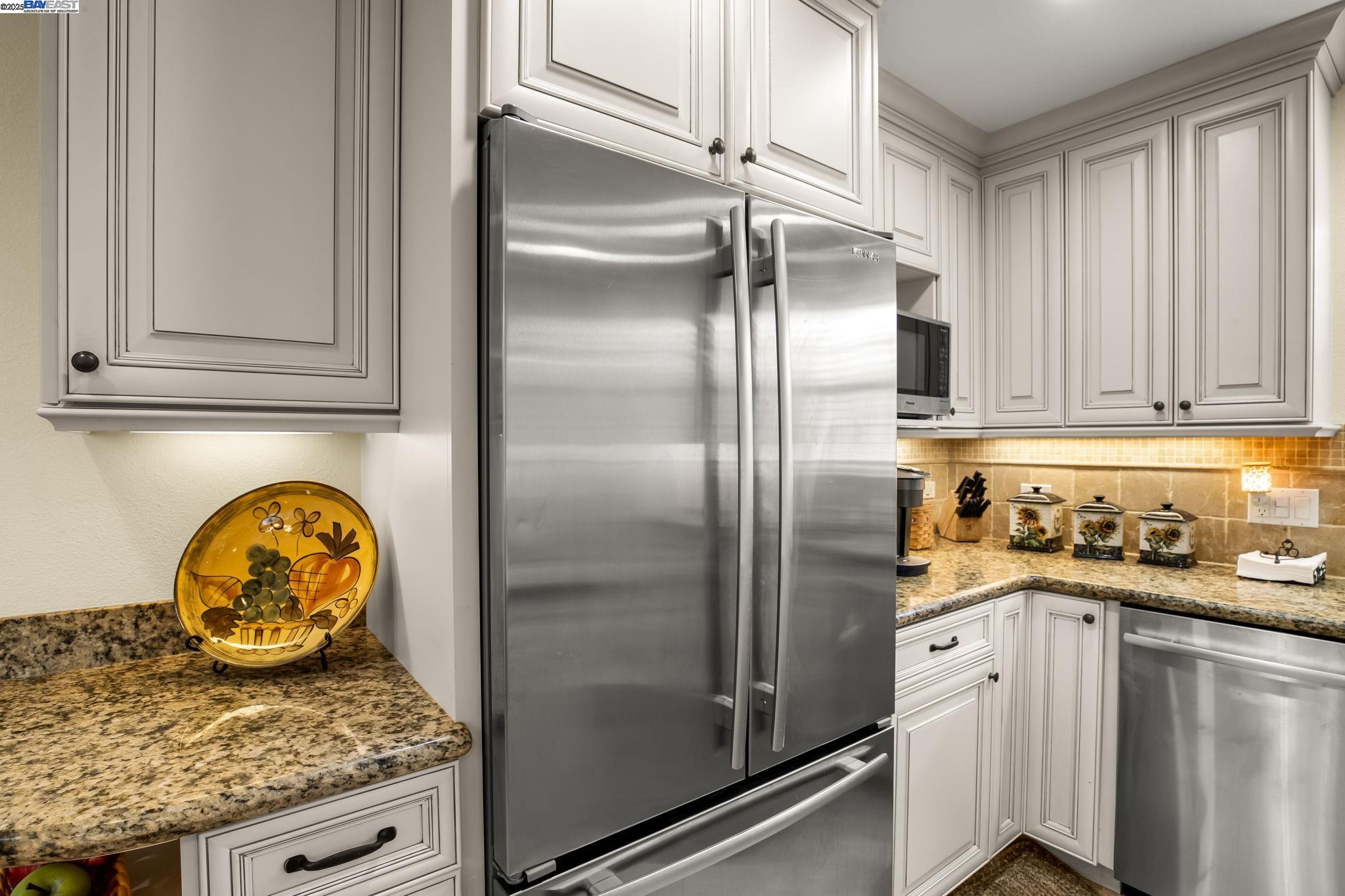 Detail Gallery Image 21 of 42 For 6673 Mirabeau Dr, Newark,  CA 94560 - 3 Beds | 2 Baths