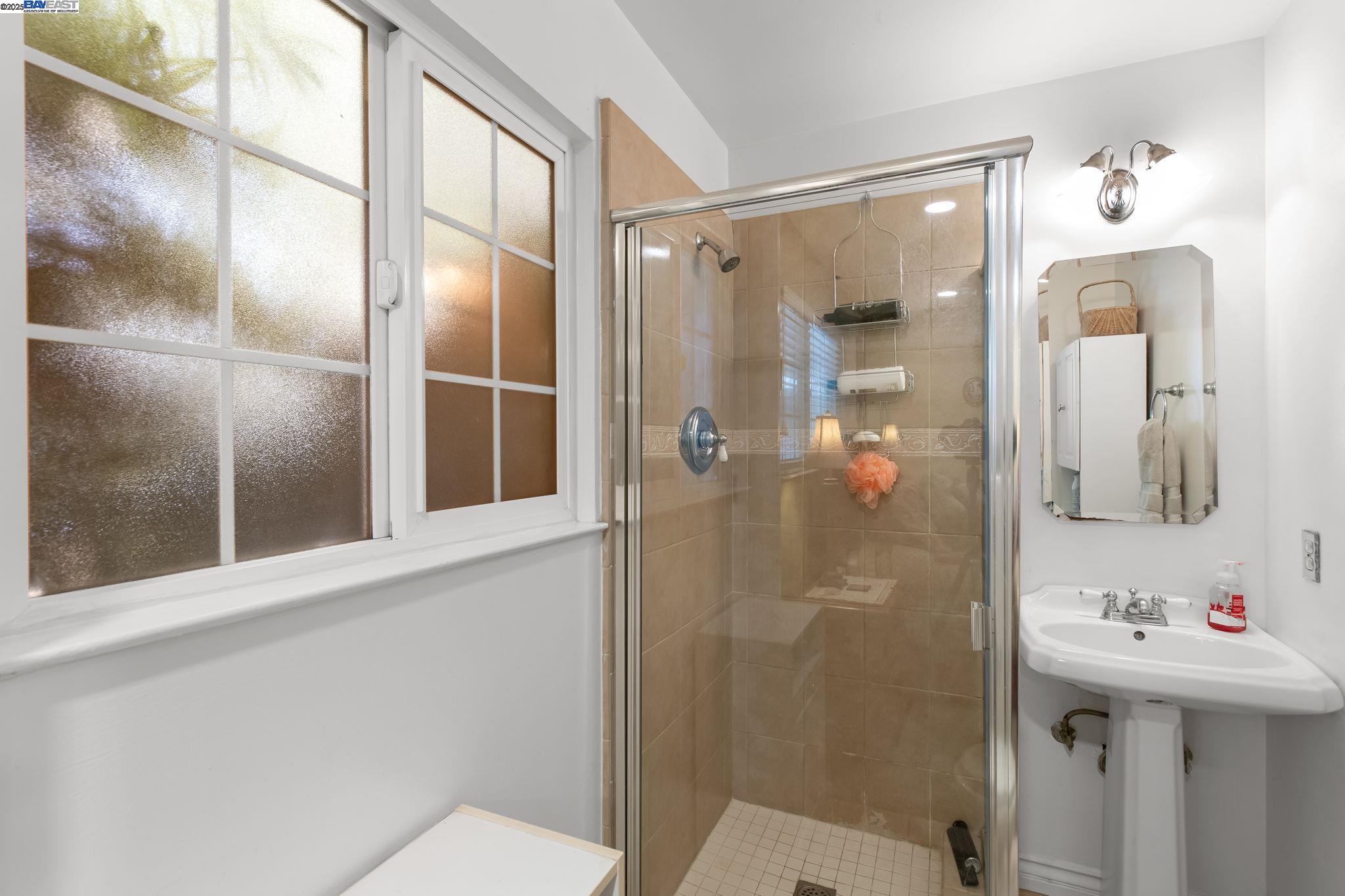 Detail Gallery Image 28 of 42 For 6673 Mirabeau Dr, Newark,  CA 94560 - 3 Beds | 2 Baths