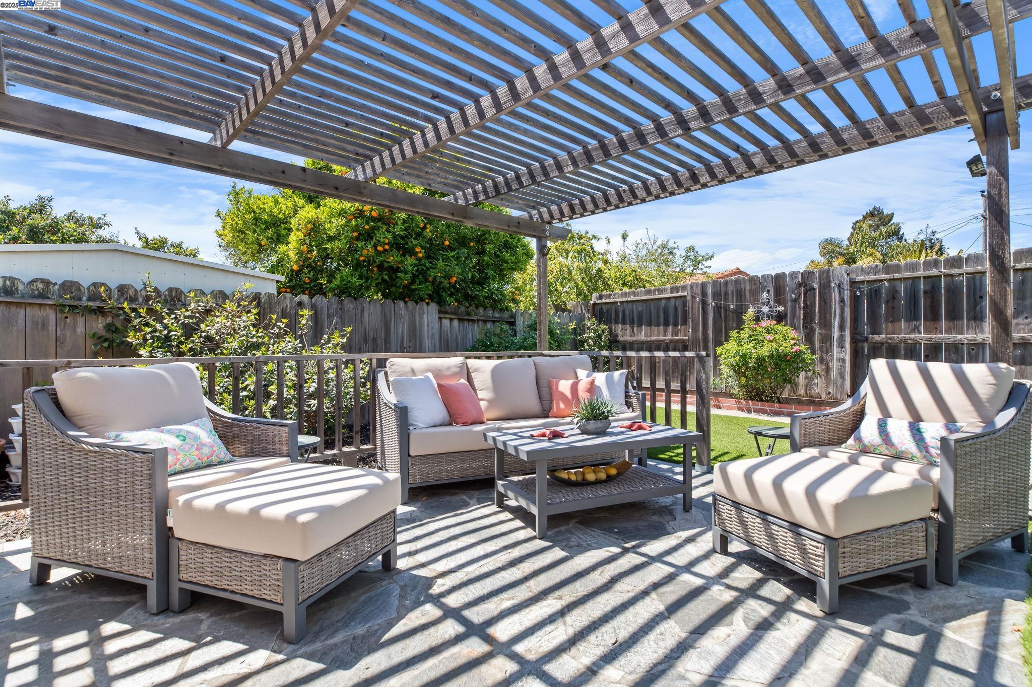 Detail Gallery Image 33 of 42 For 6673 Mirabeau Dr, Newark,  CA 94560 - 3 Beds | 2 Baths