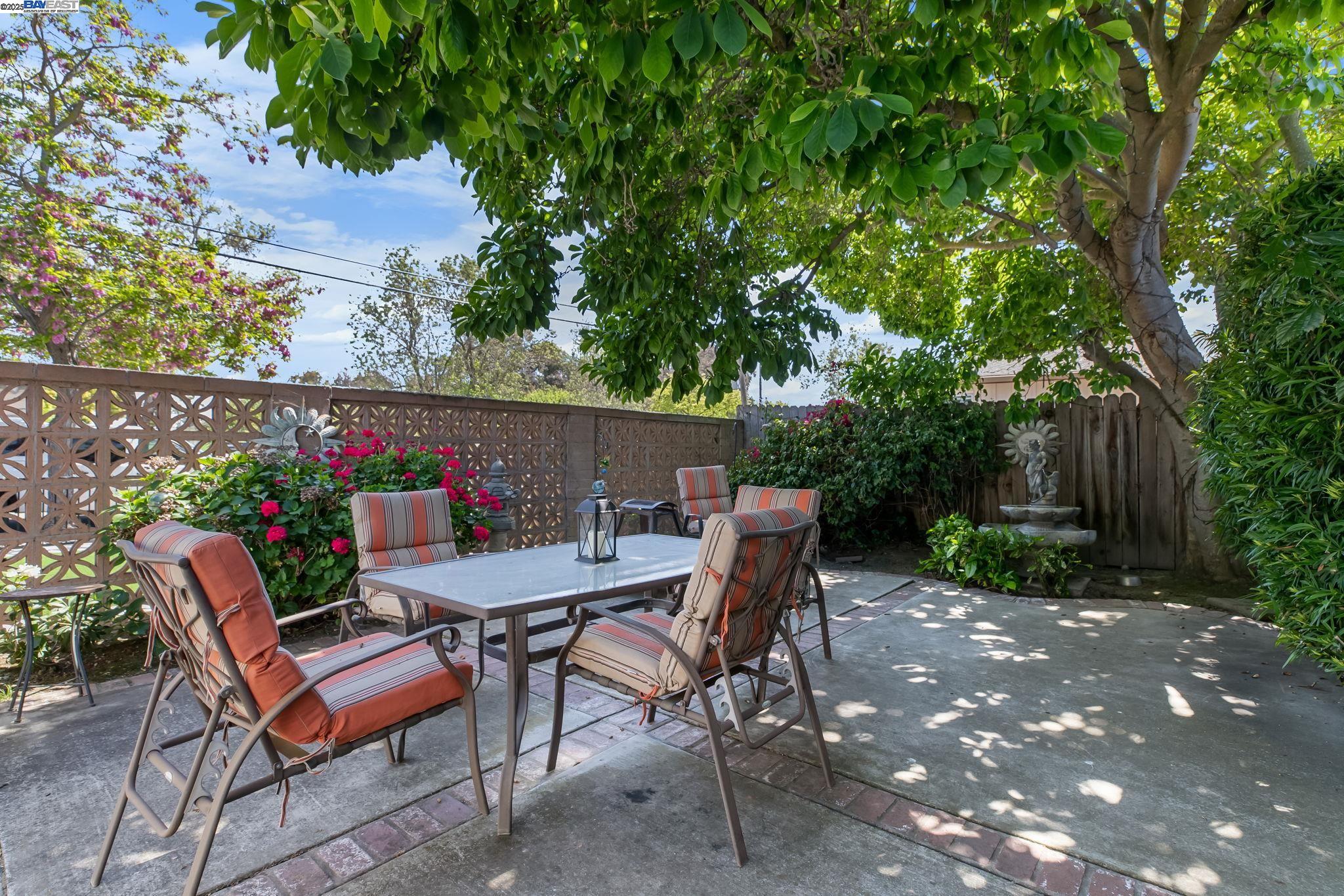 Detail Gallery Image 4 of 42 For 6673 Mirabeau Dr, Newark,  CA 94560 - 3 Beds | 2 Baths