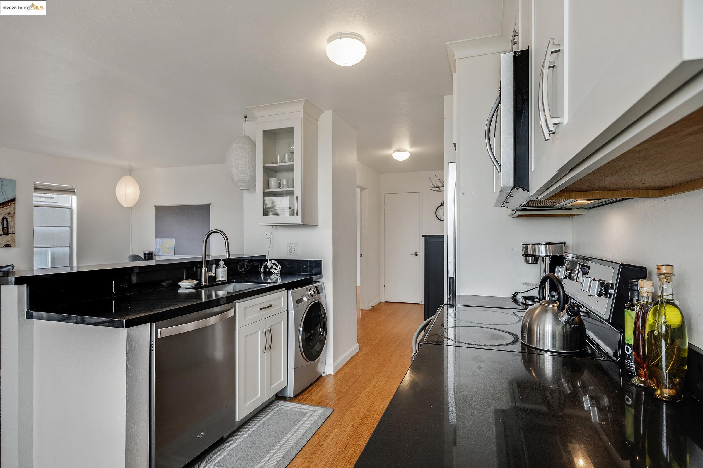 Detail Gallery Image 13 of 35 For 2201 Virginia Street #006,  Berkeley,  CA 94709-1643 - 1 Beds | 1 Baths